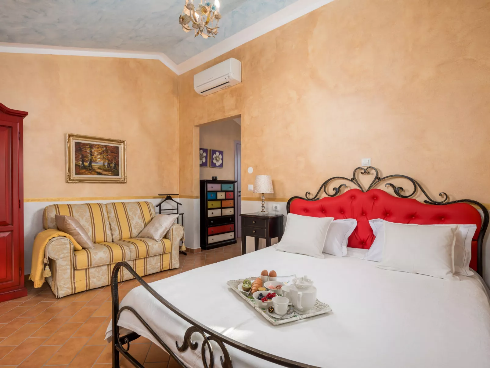 Villa Goretini-Inside