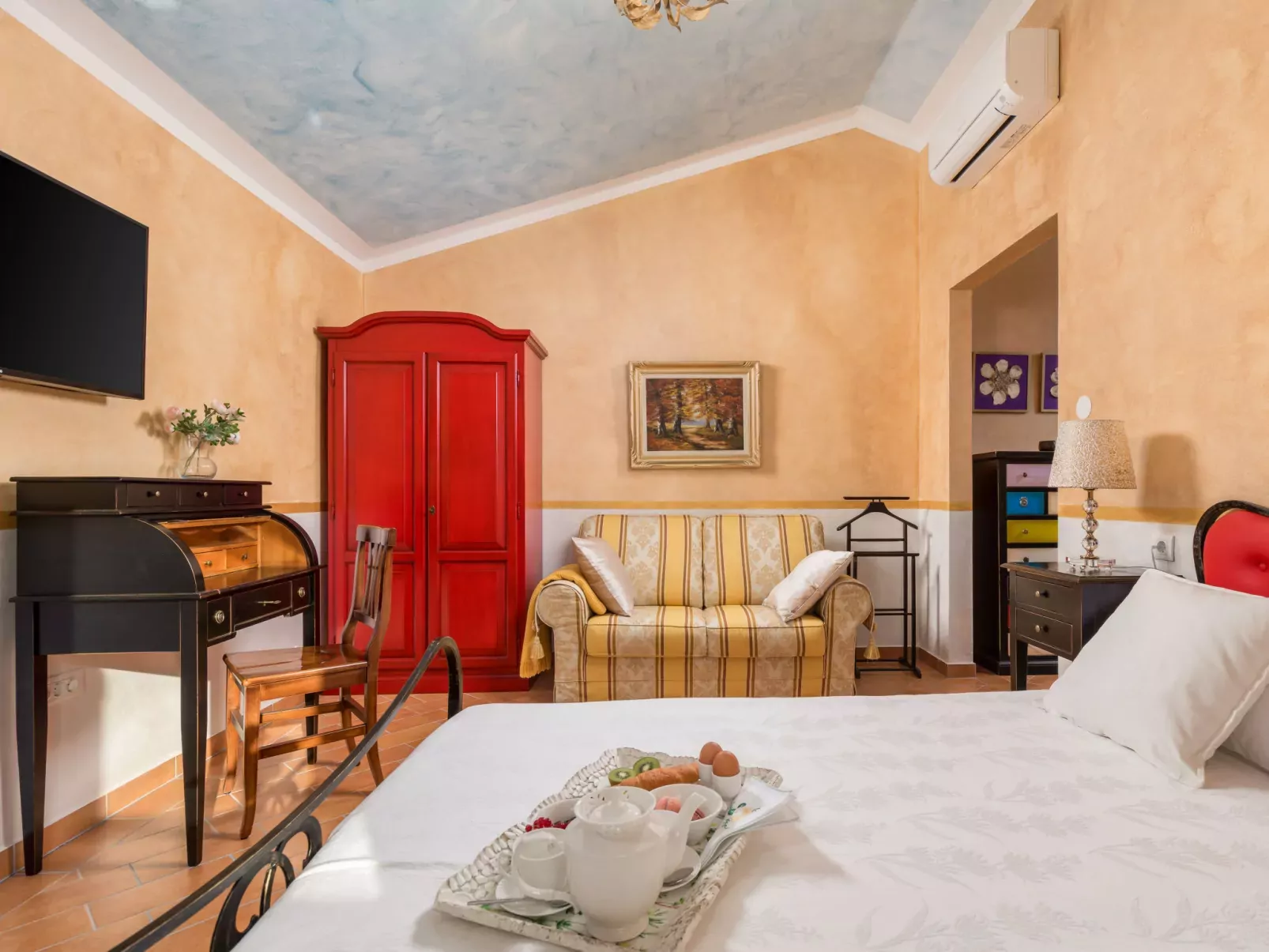 Villa Goretini-Inside