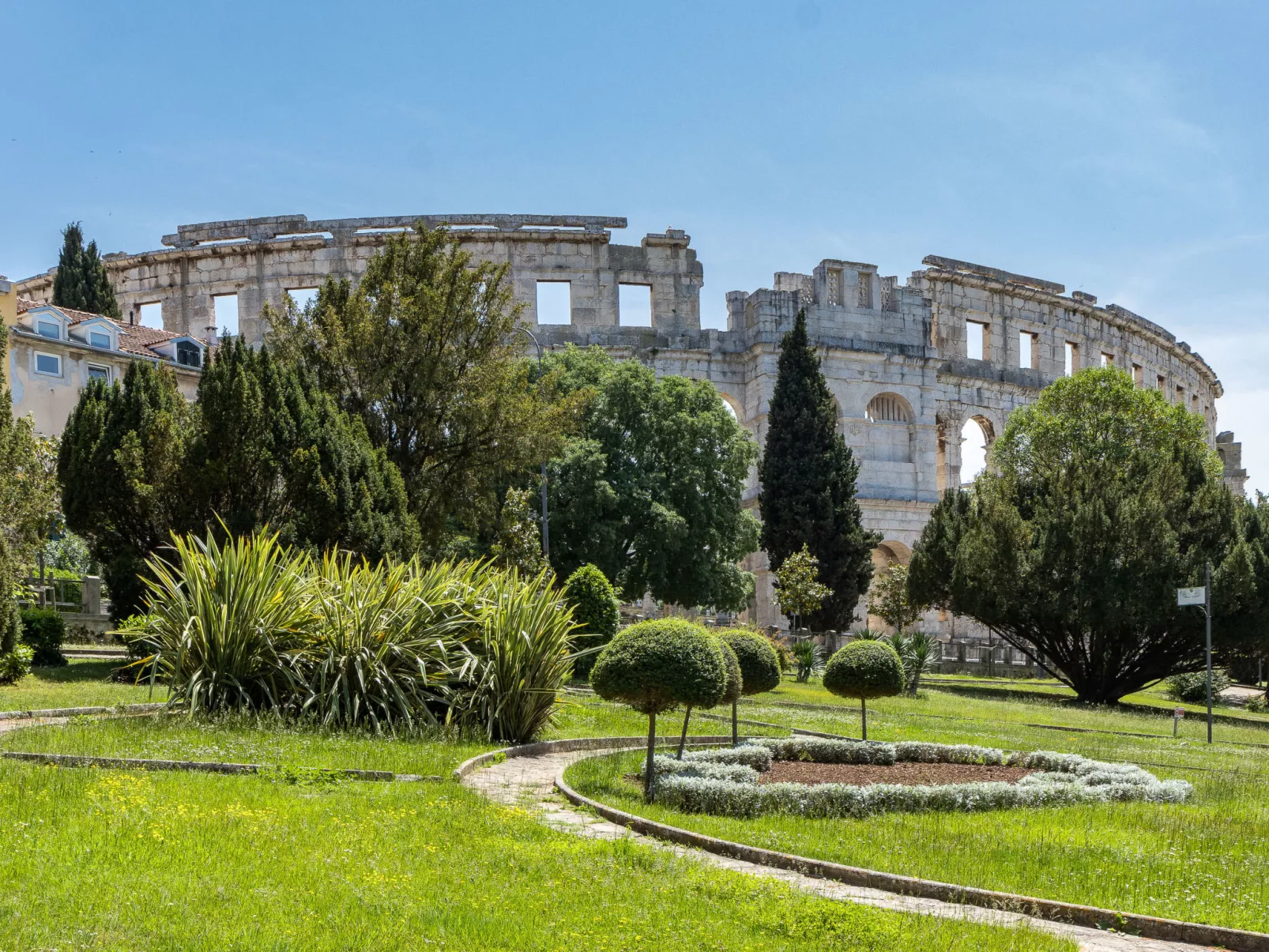 Villa Valla-Outside