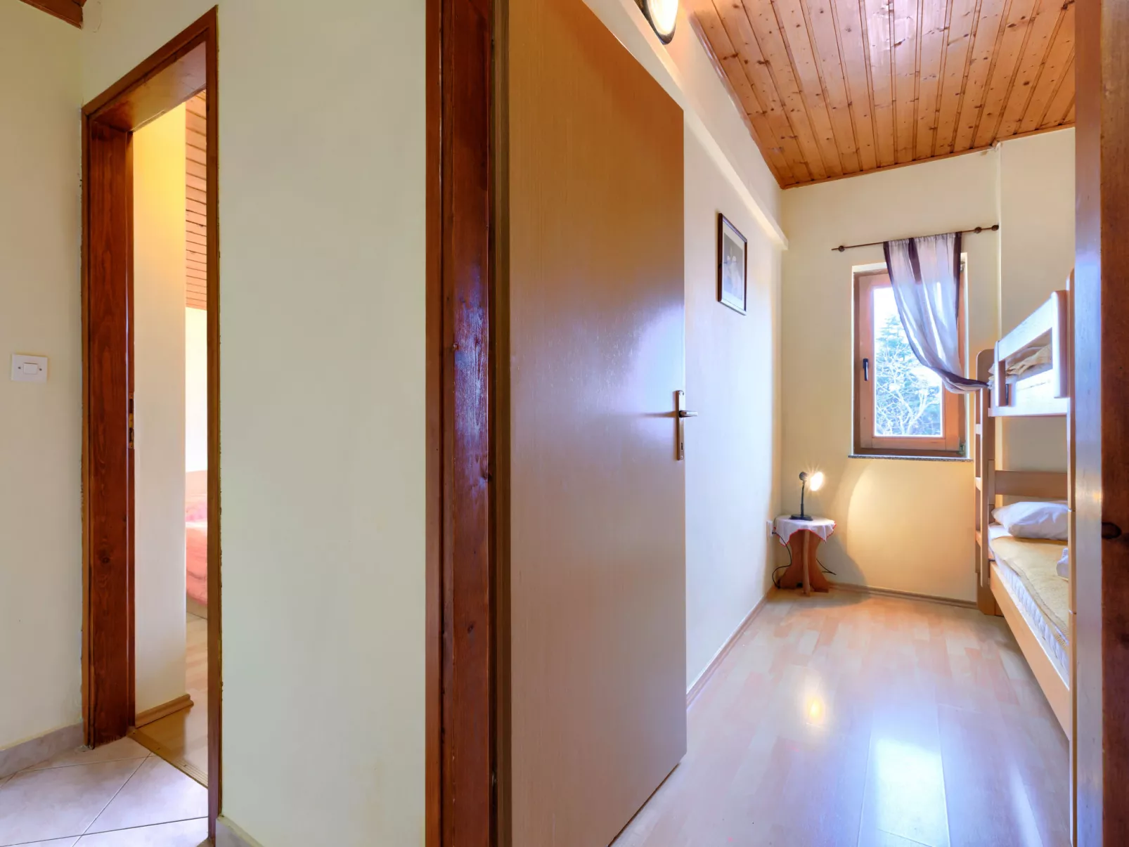 Ruža 2-Inside