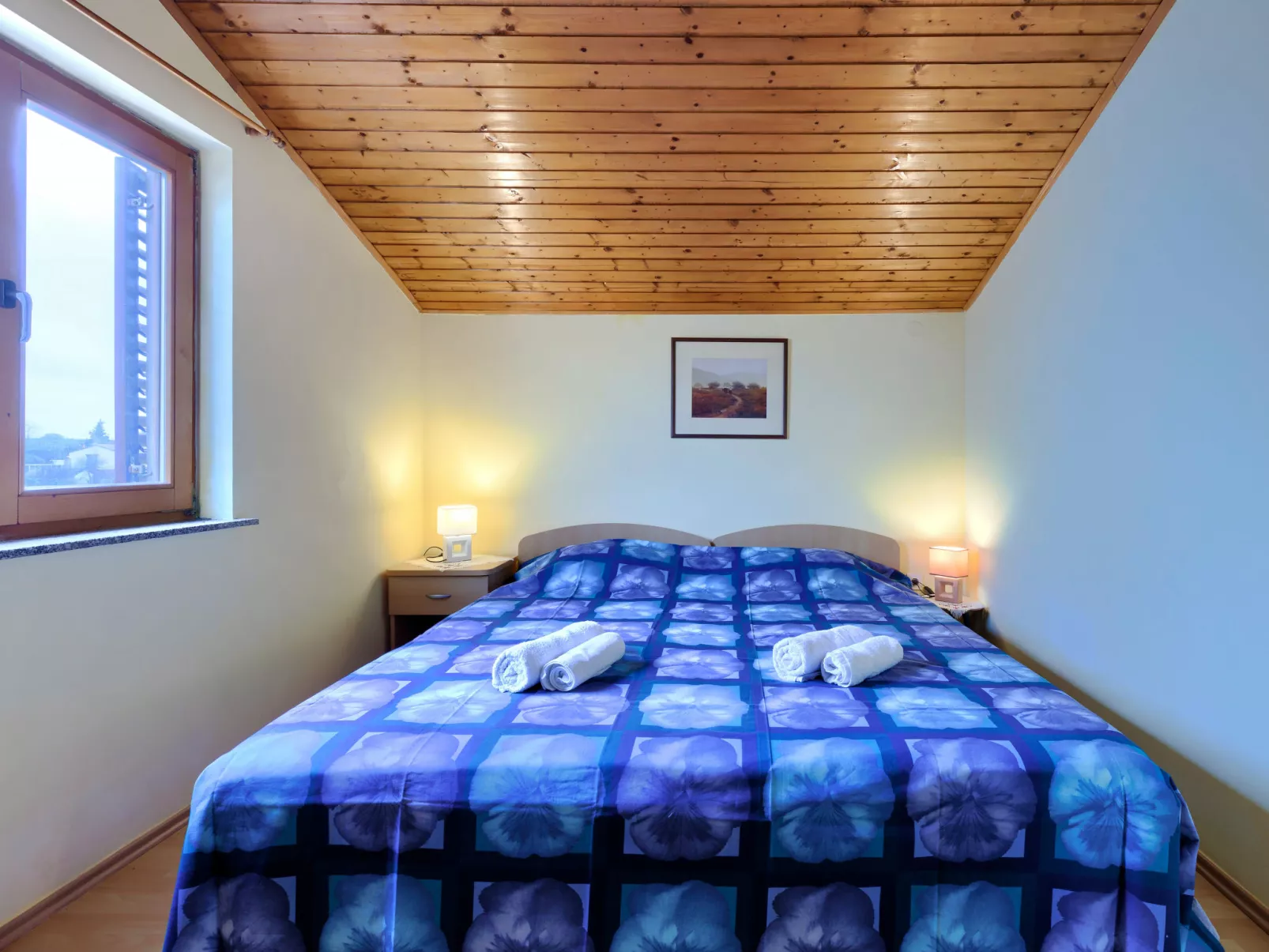 Ruža 1-Inside