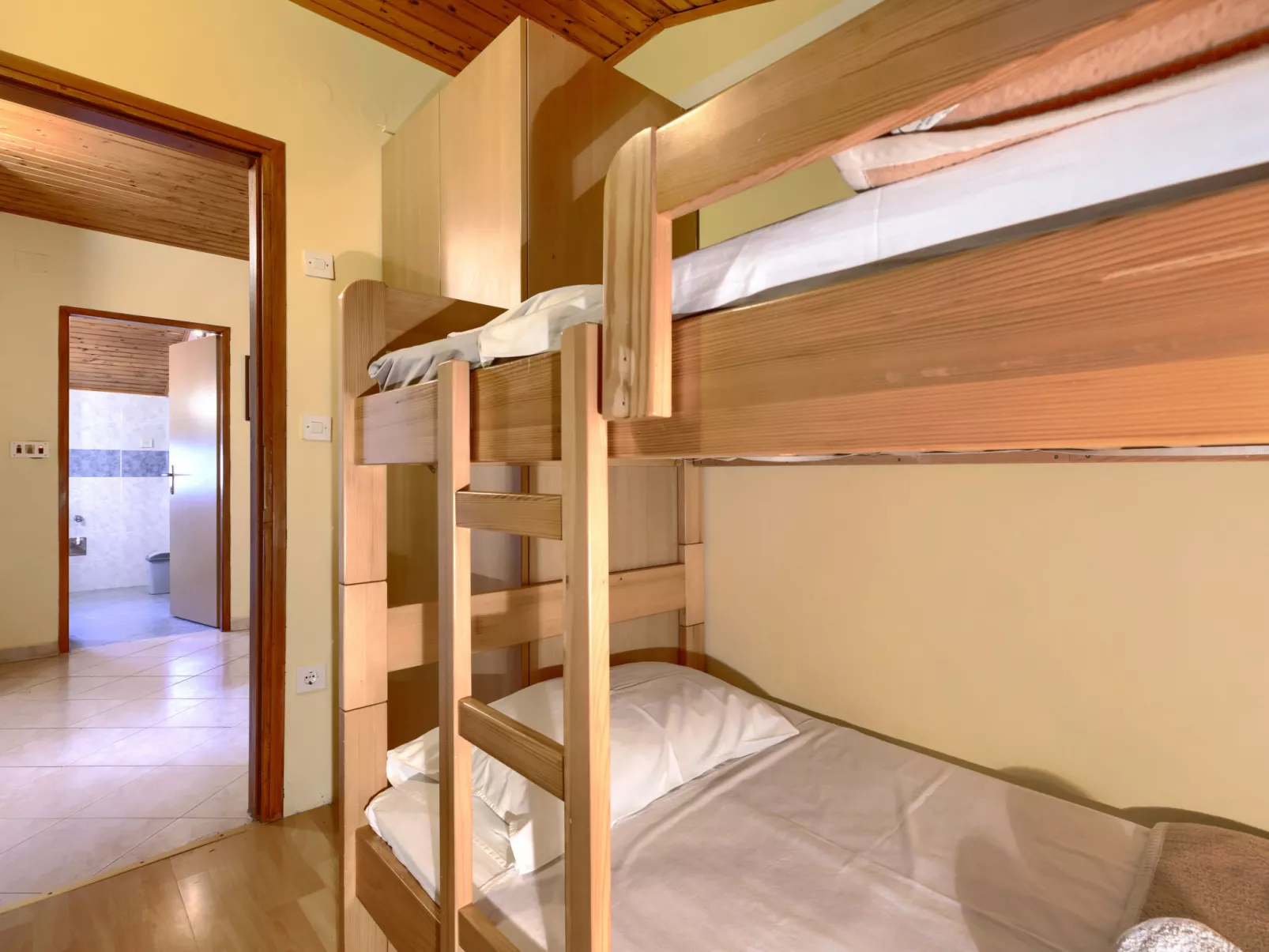 Ruža 1-Inside