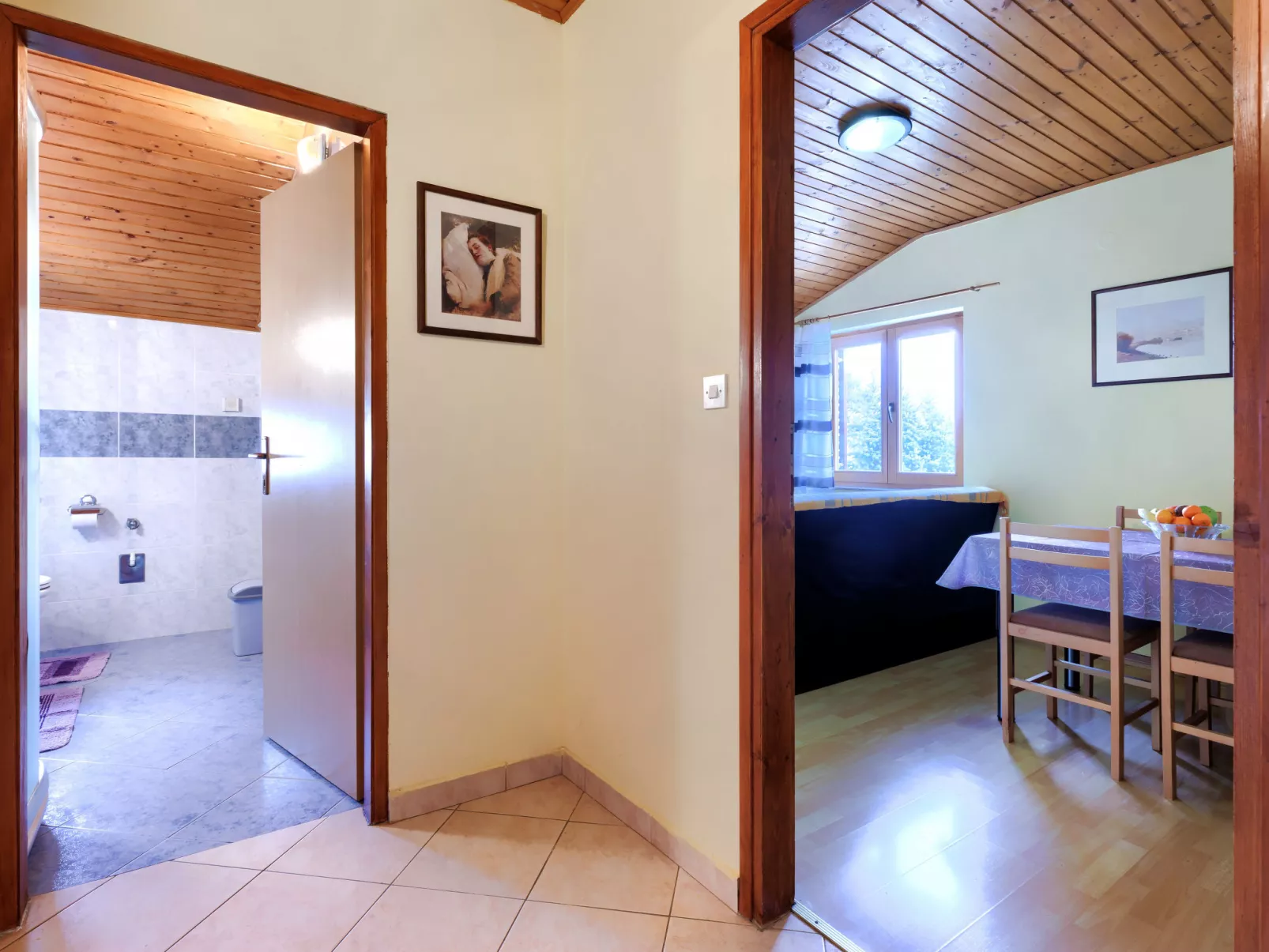 Ruža 1-Inside