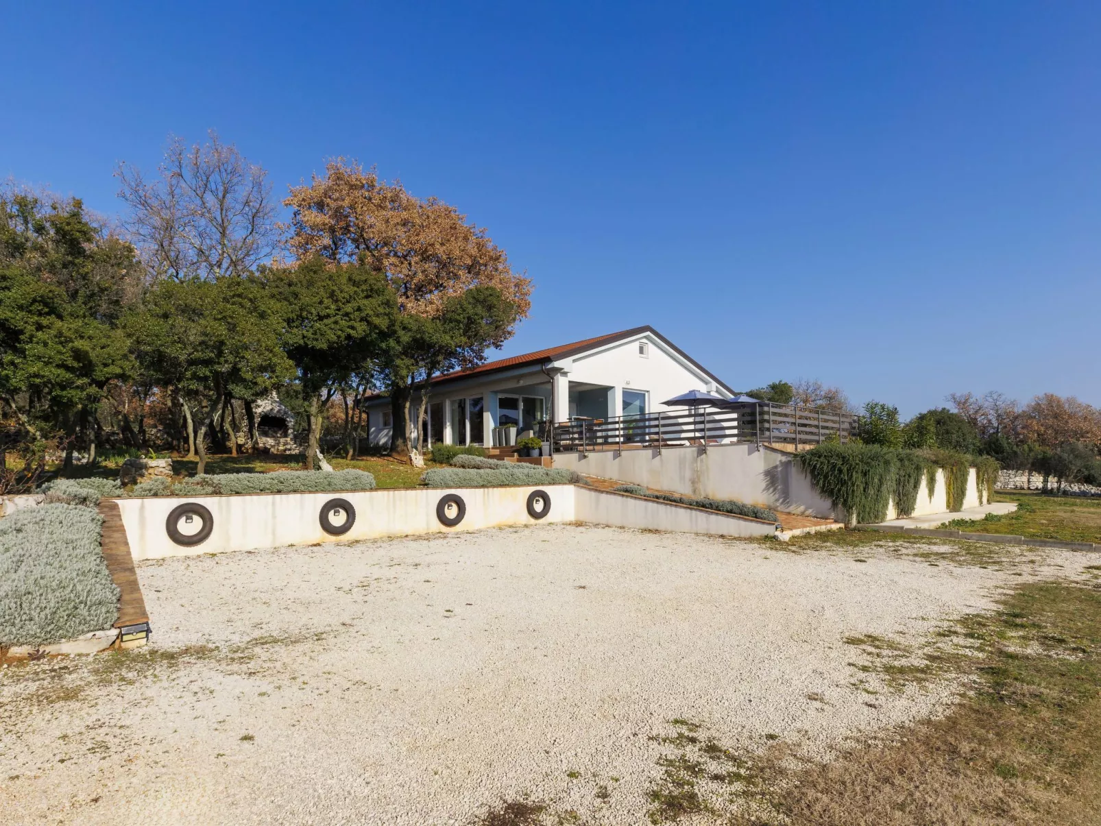 Villa Selagodi-Outside