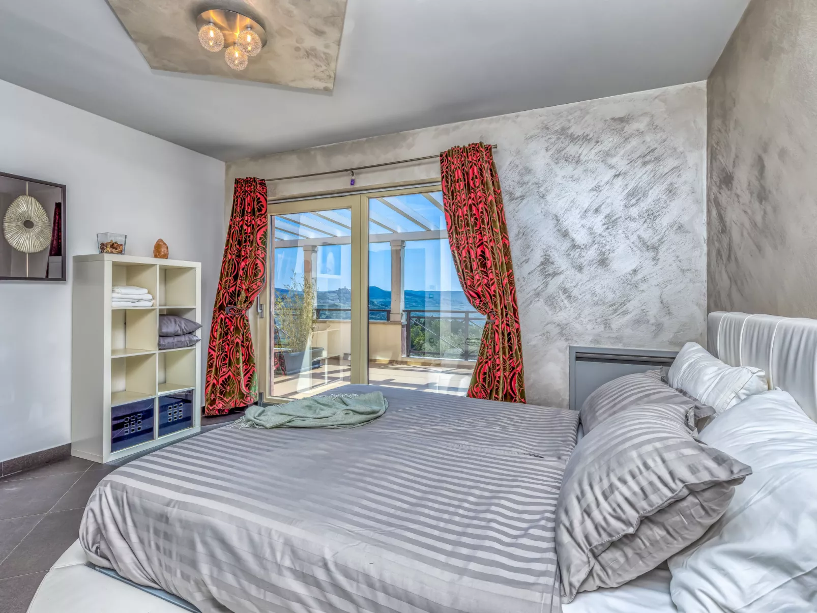 Villa Over the Hilltop-Inside