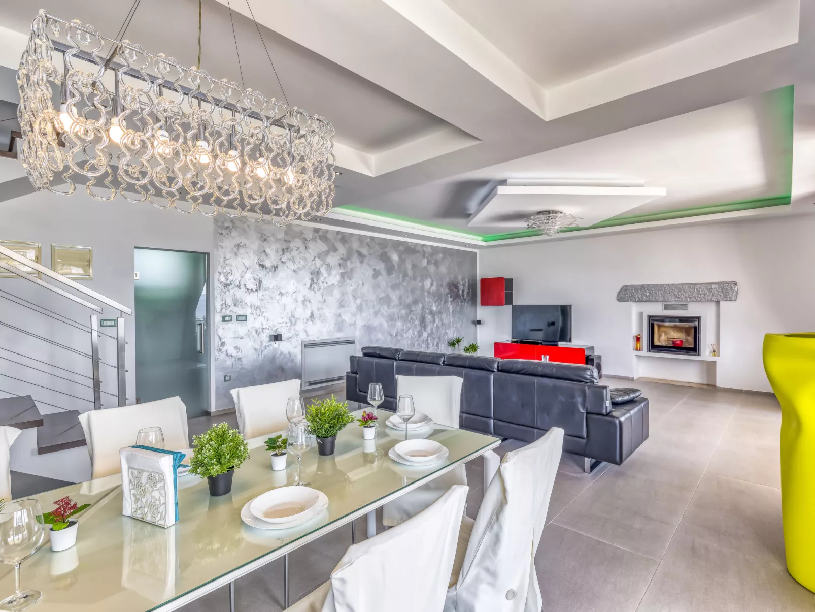 Villa Over the Hilltop-Inside