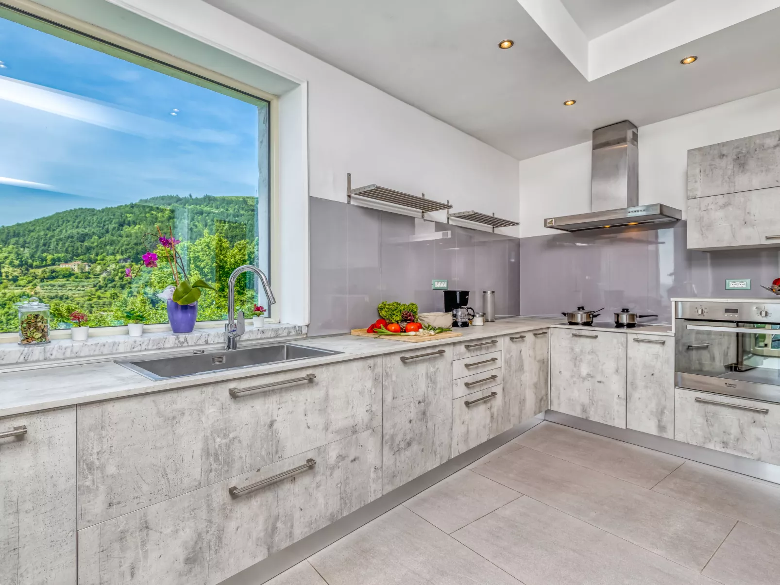 Villa Over the Hilltop-Inside