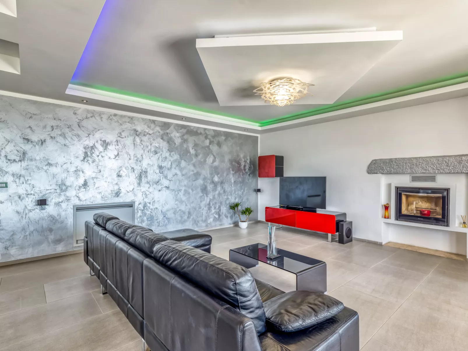 Villa Over the Hilltop-Inside