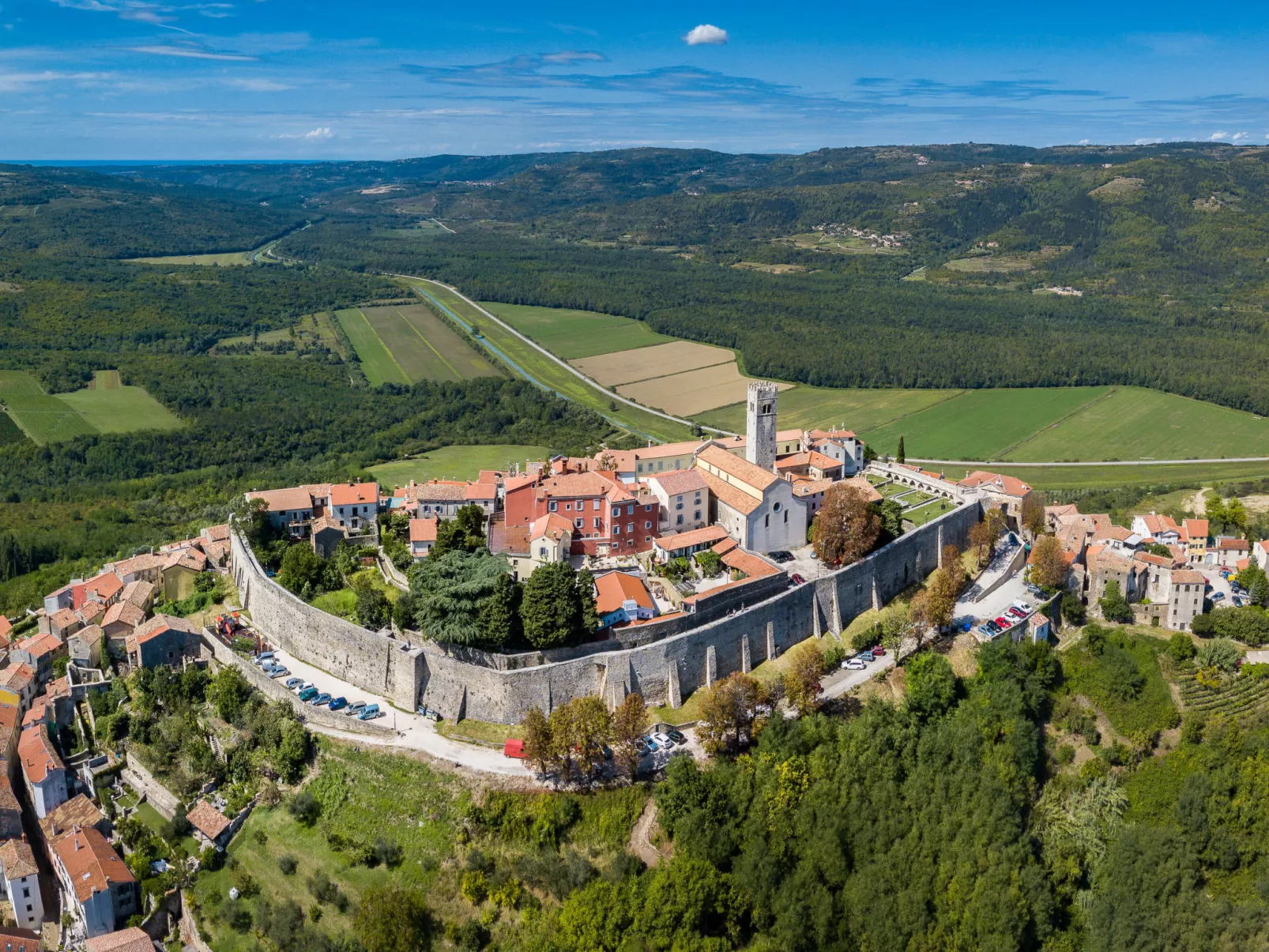 Villa Over the Hilltop-Area