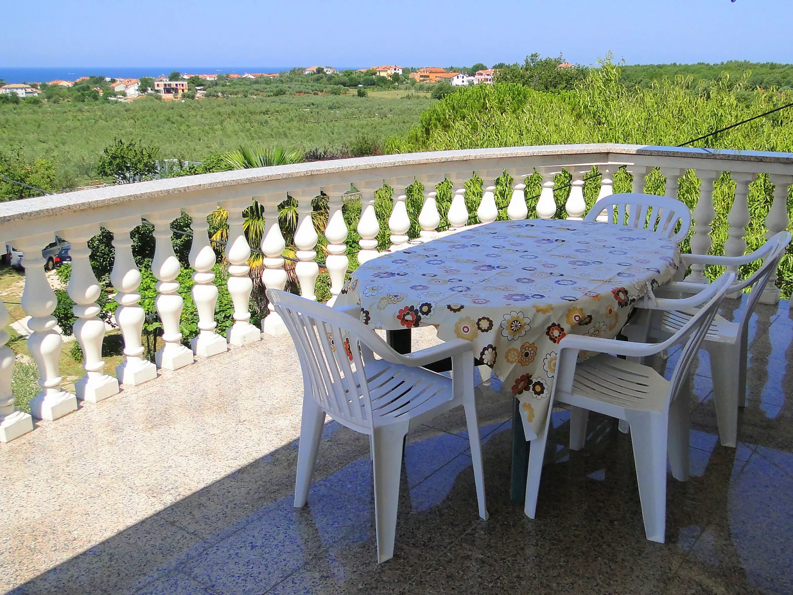Villa Maran-Outside