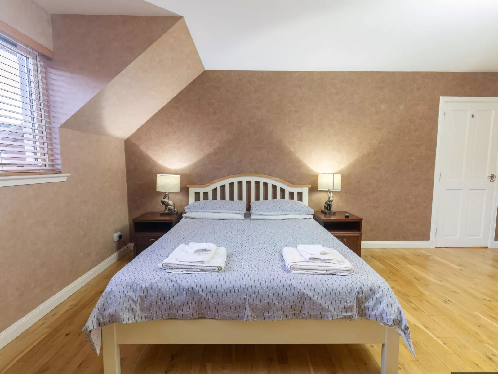 Evergreen House-Drinnen