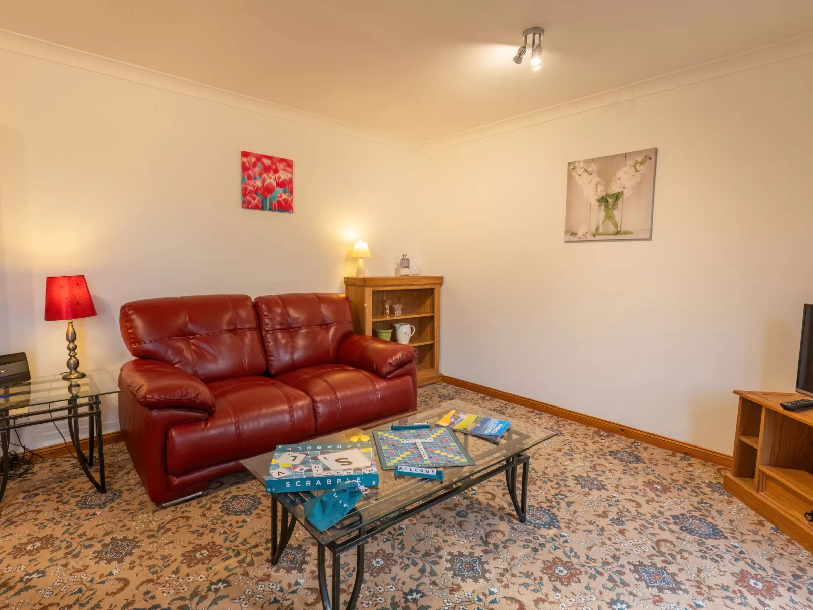 Elm Apartment-Inside