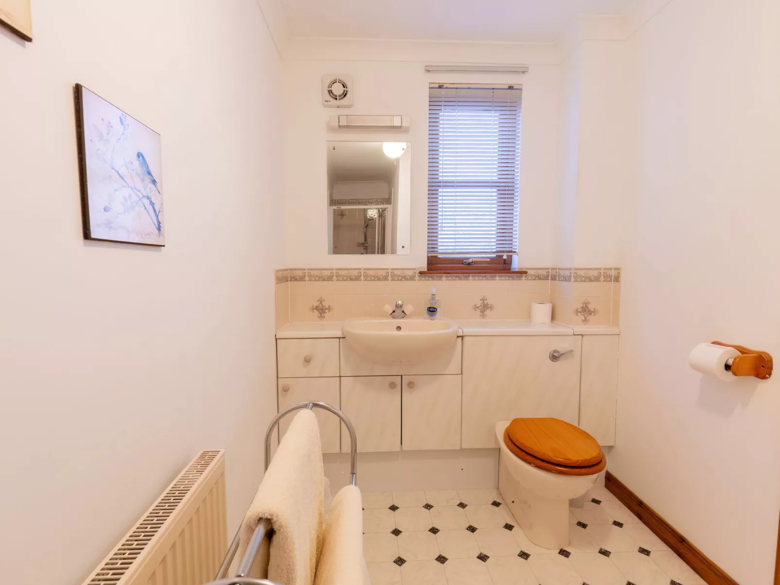 Elm Apartment-Inside