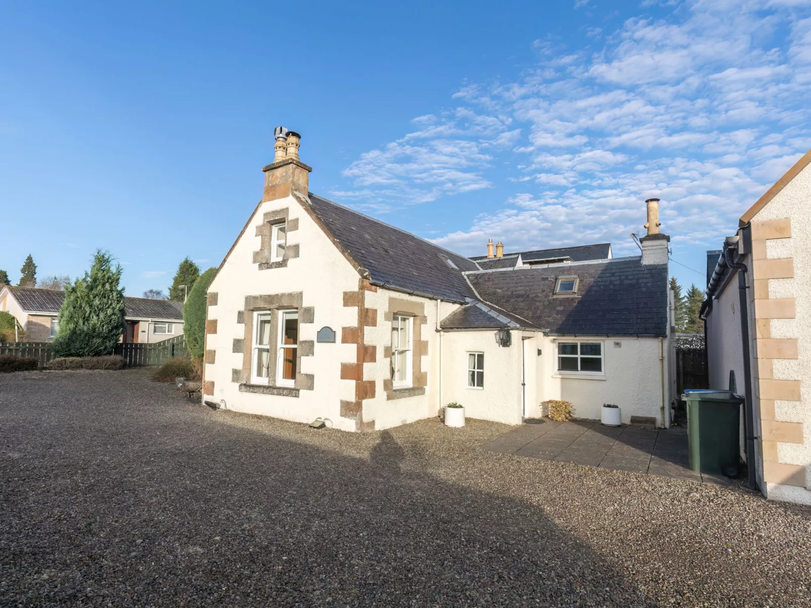 Old Lodge-Outside