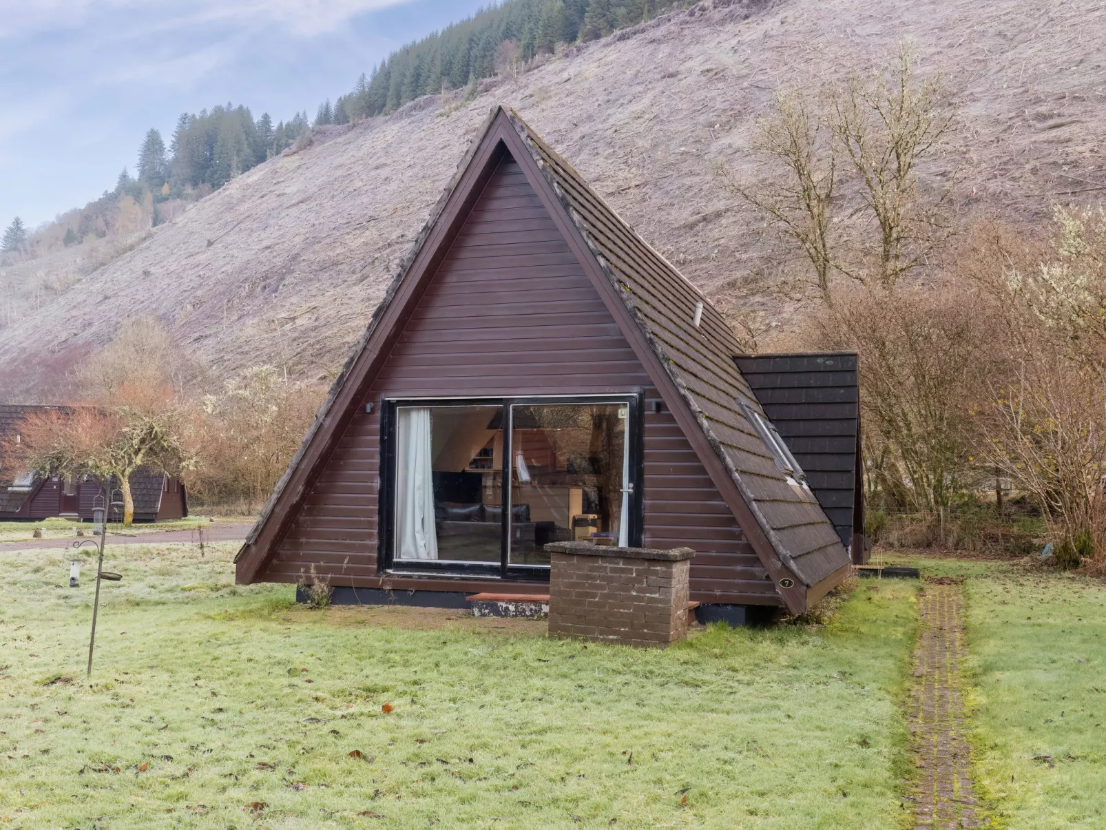 Caledonia Lodge-Outside