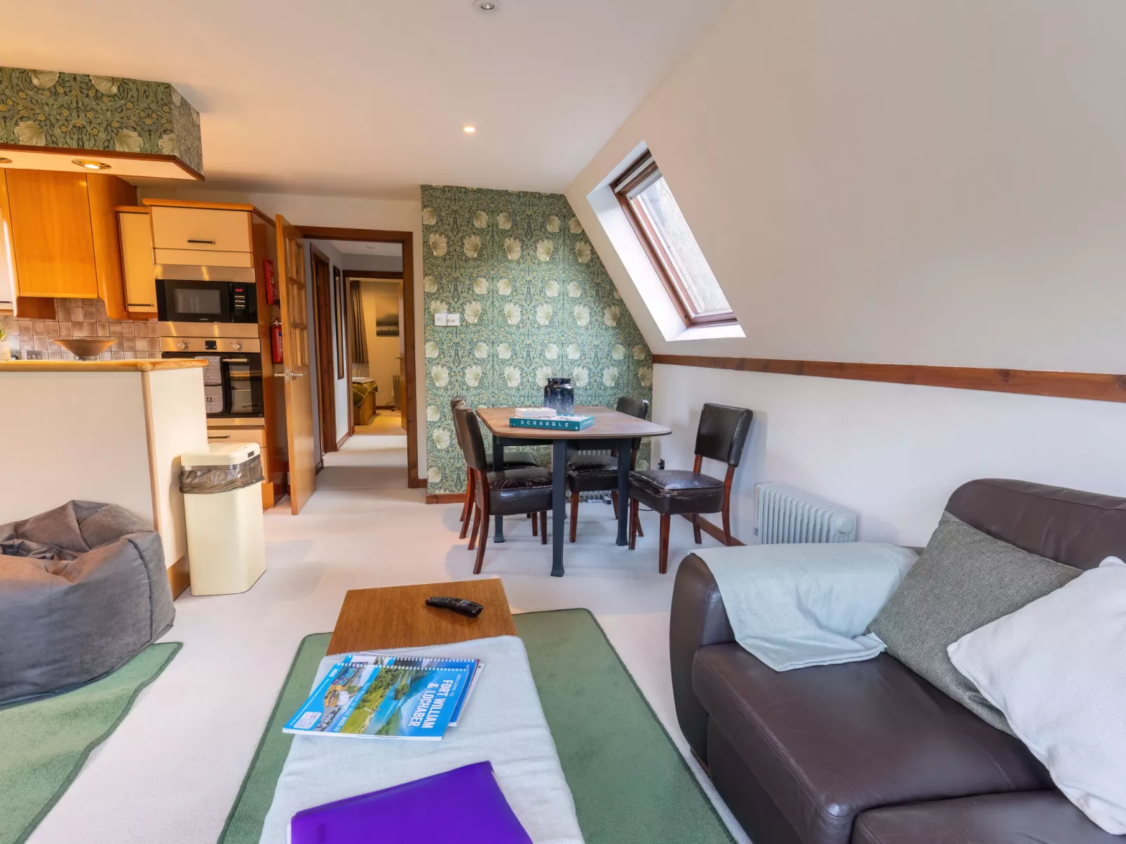 Caledonia Lodge-Inside