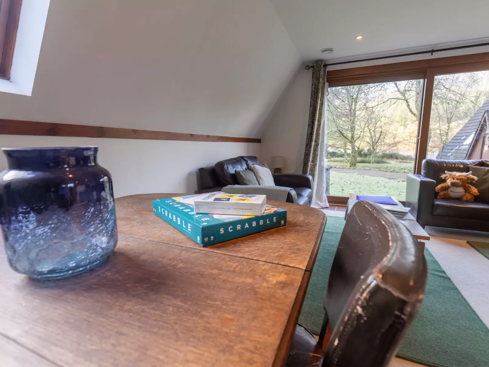Caledonia Lodge-Inside