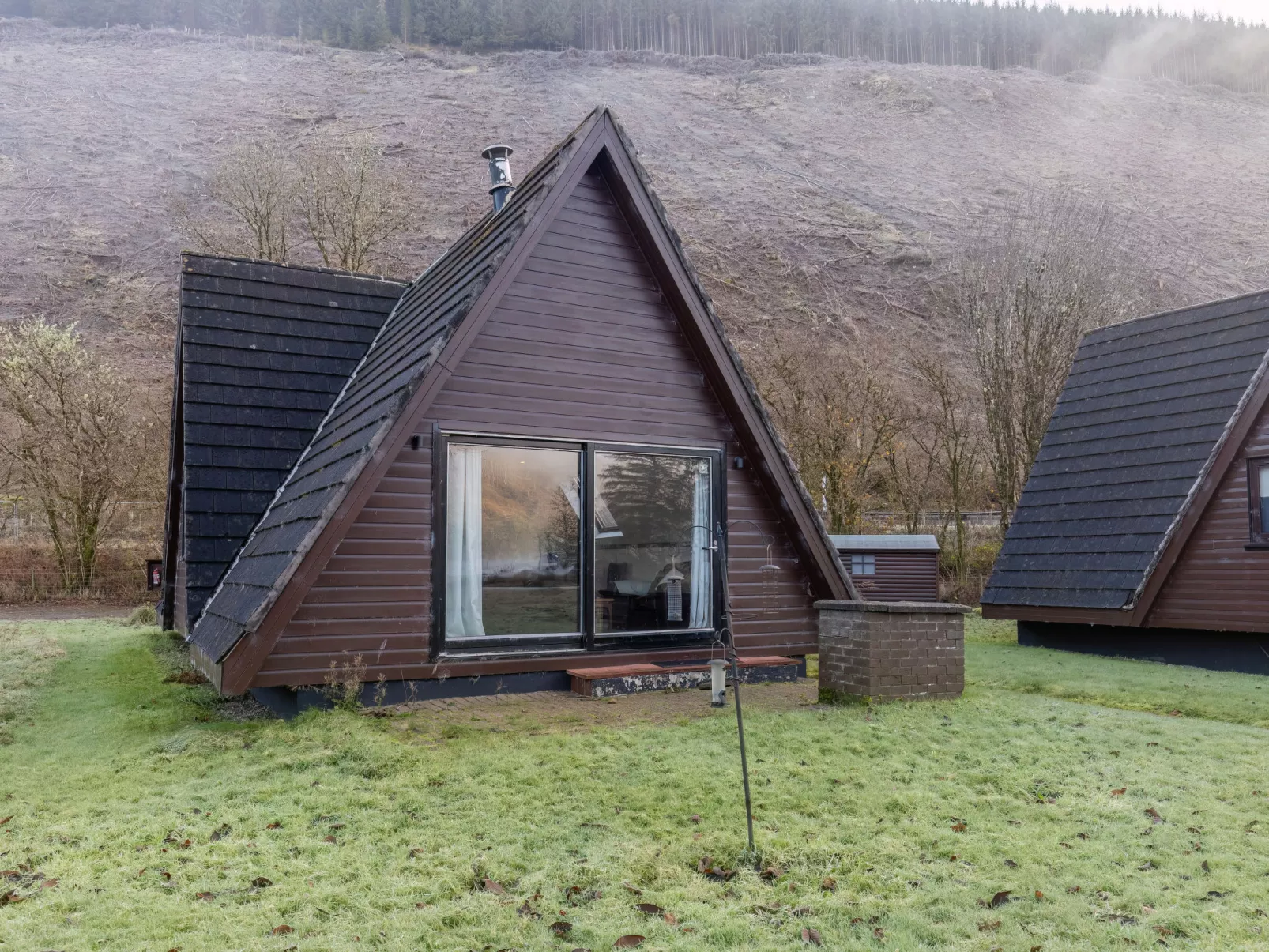 Caledonia Lodge-Outside