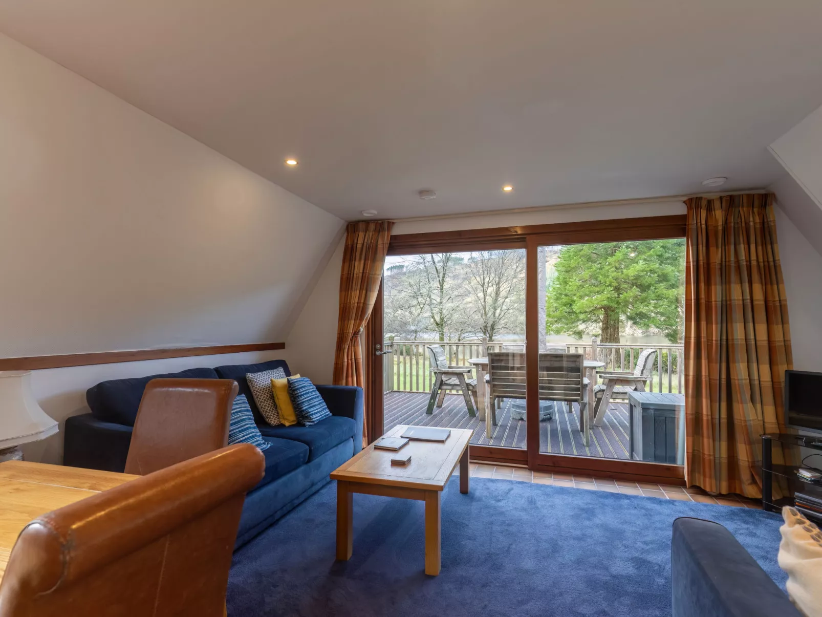 Ardlui Lodge-Inside