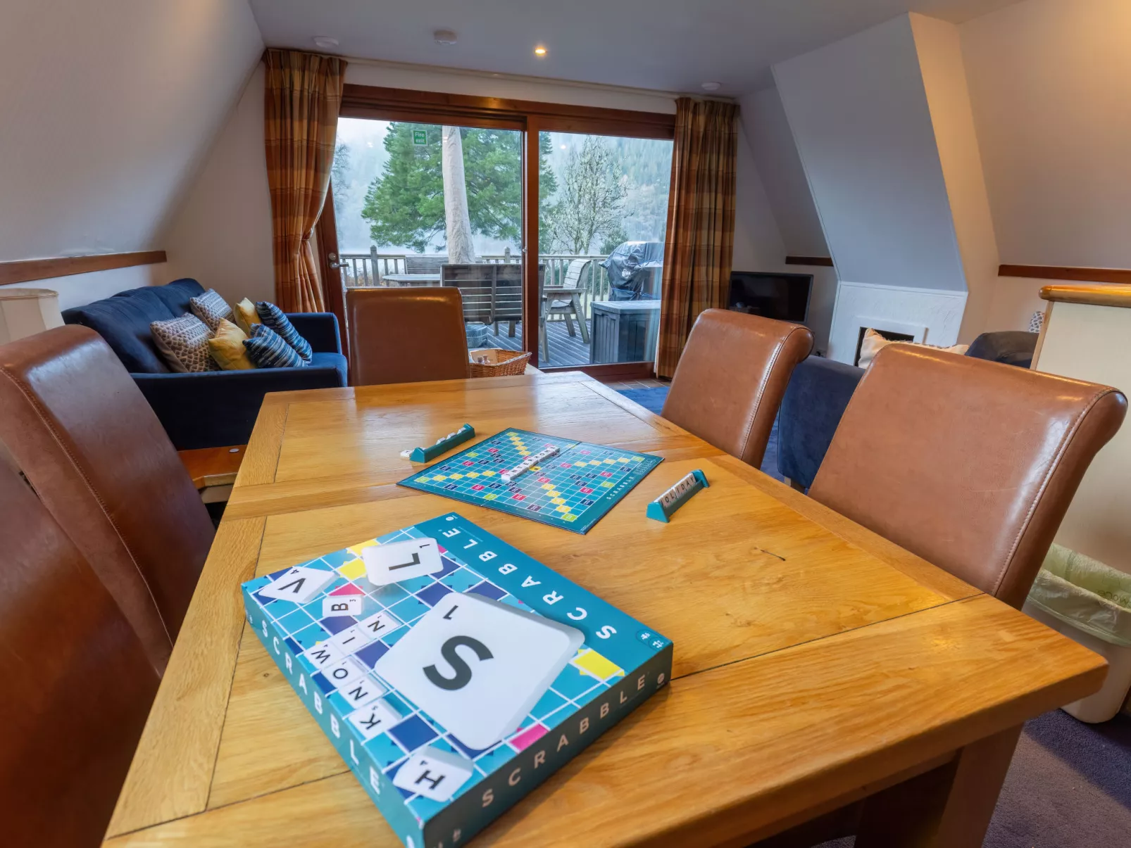 Ardlui Lodge-Inside