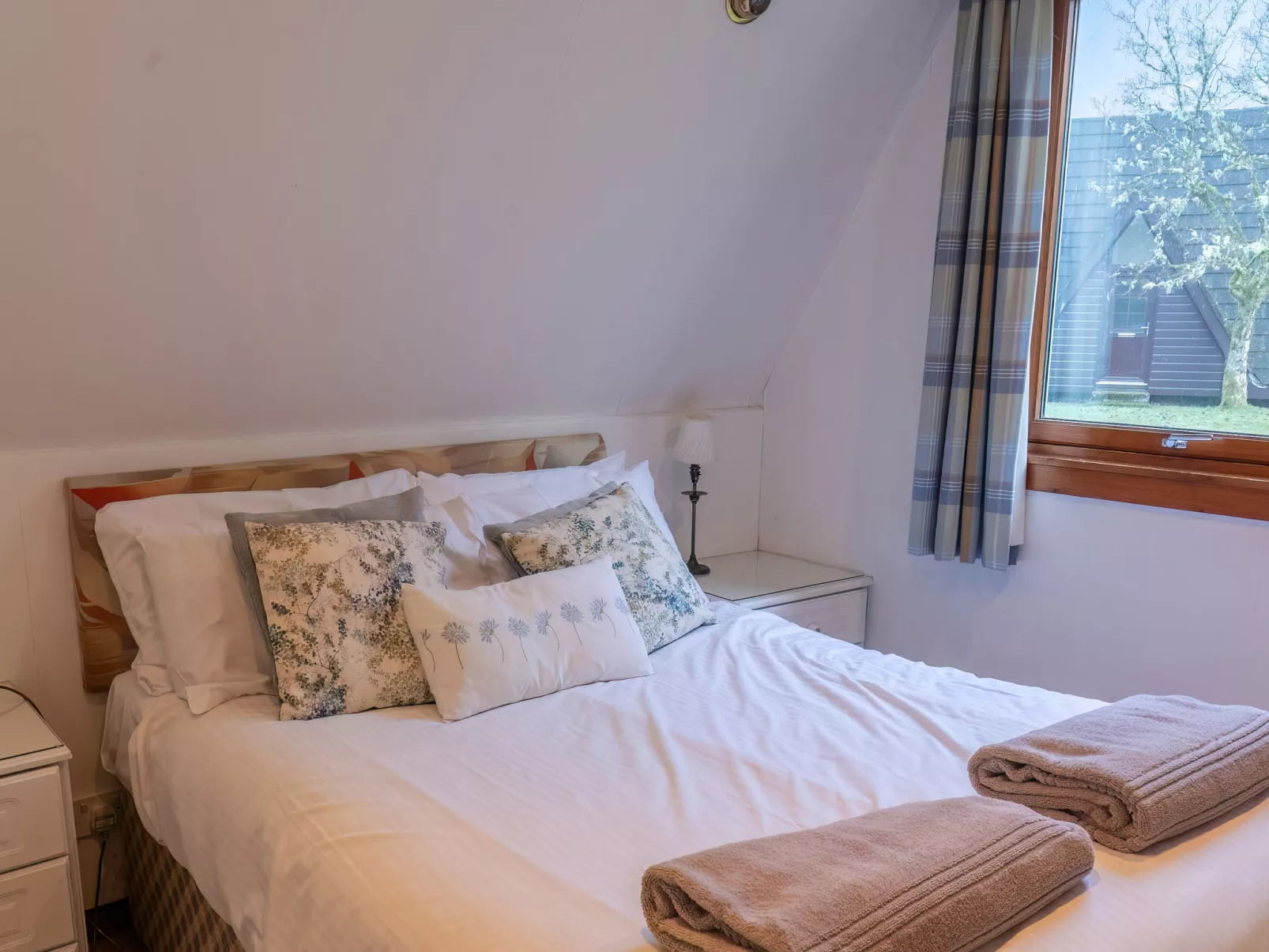 Ardlui Lodge-Inside