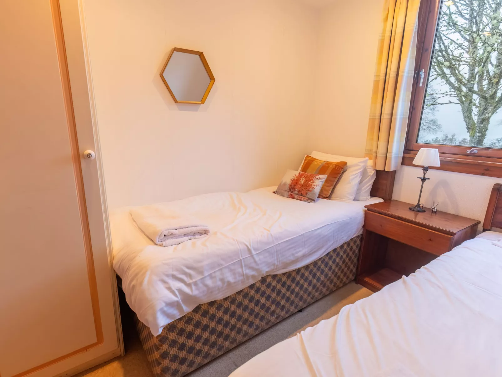 Ardlui Lodge-Inside