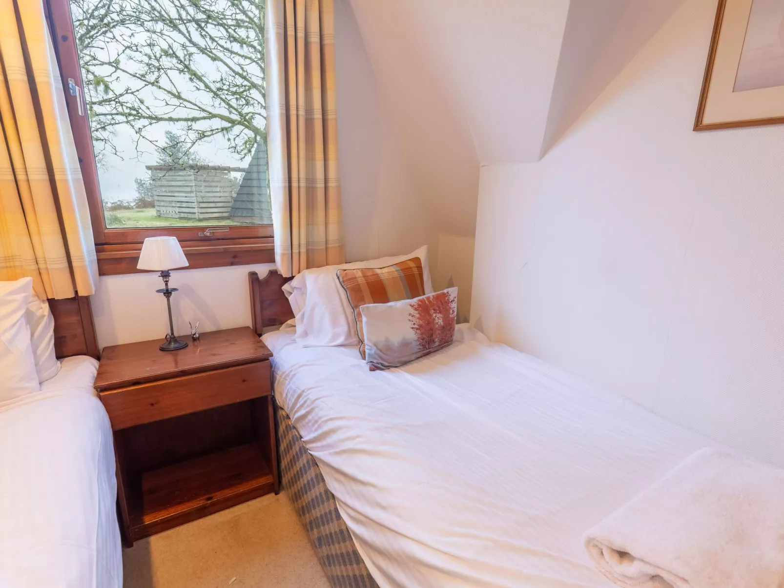 Ardlui Lodge-Inside