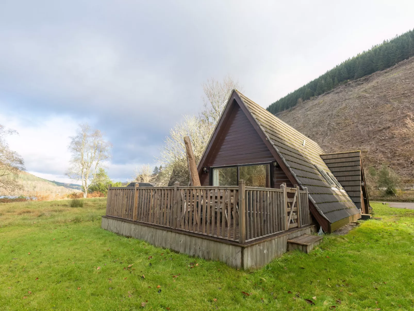 Ardlui Lodge-Outside