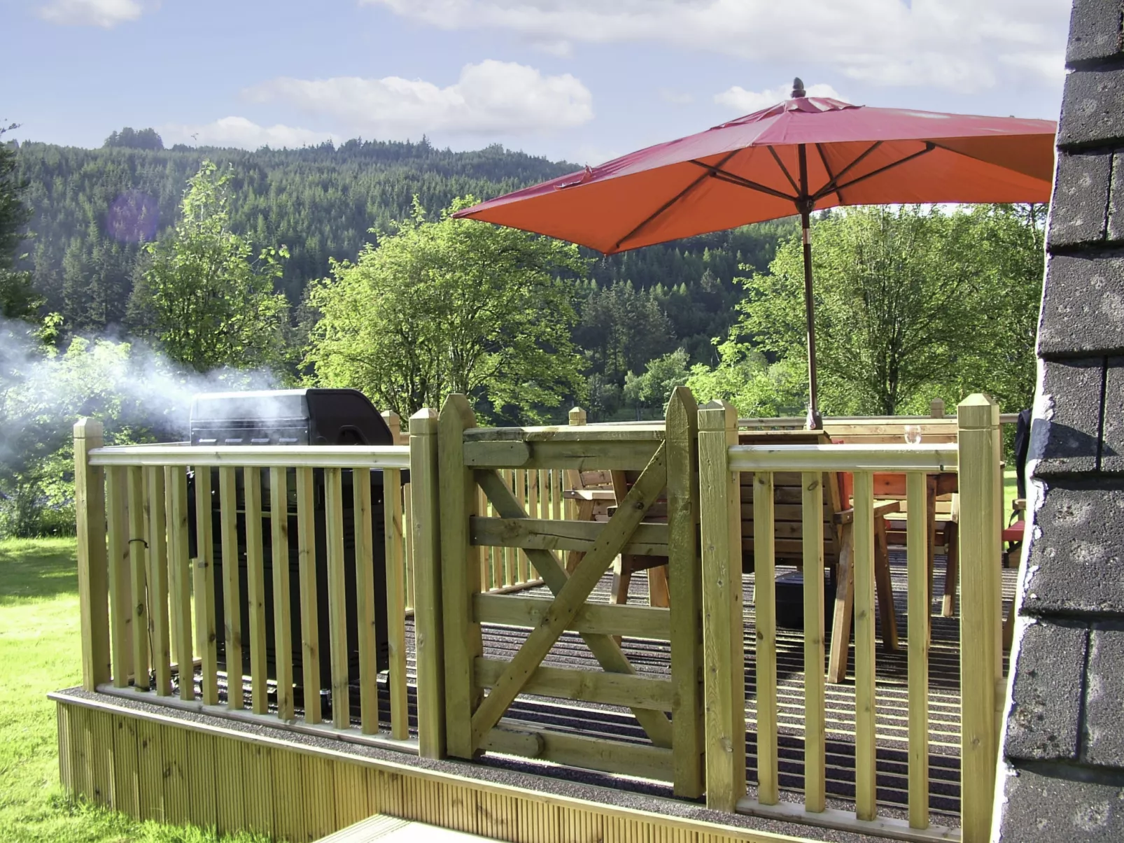 Ardlui Lodge-Outside
