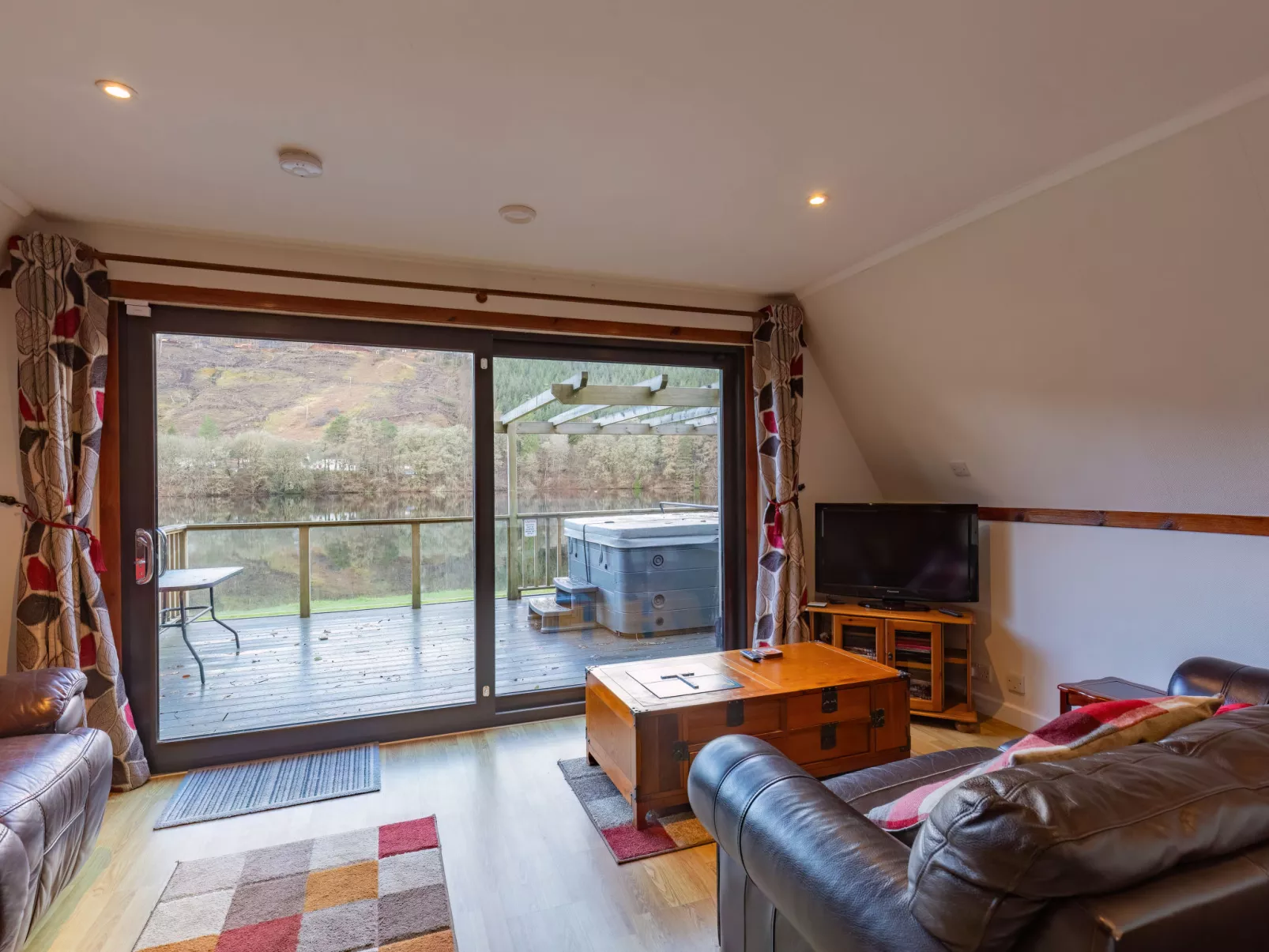 Lodge 26-Inside
