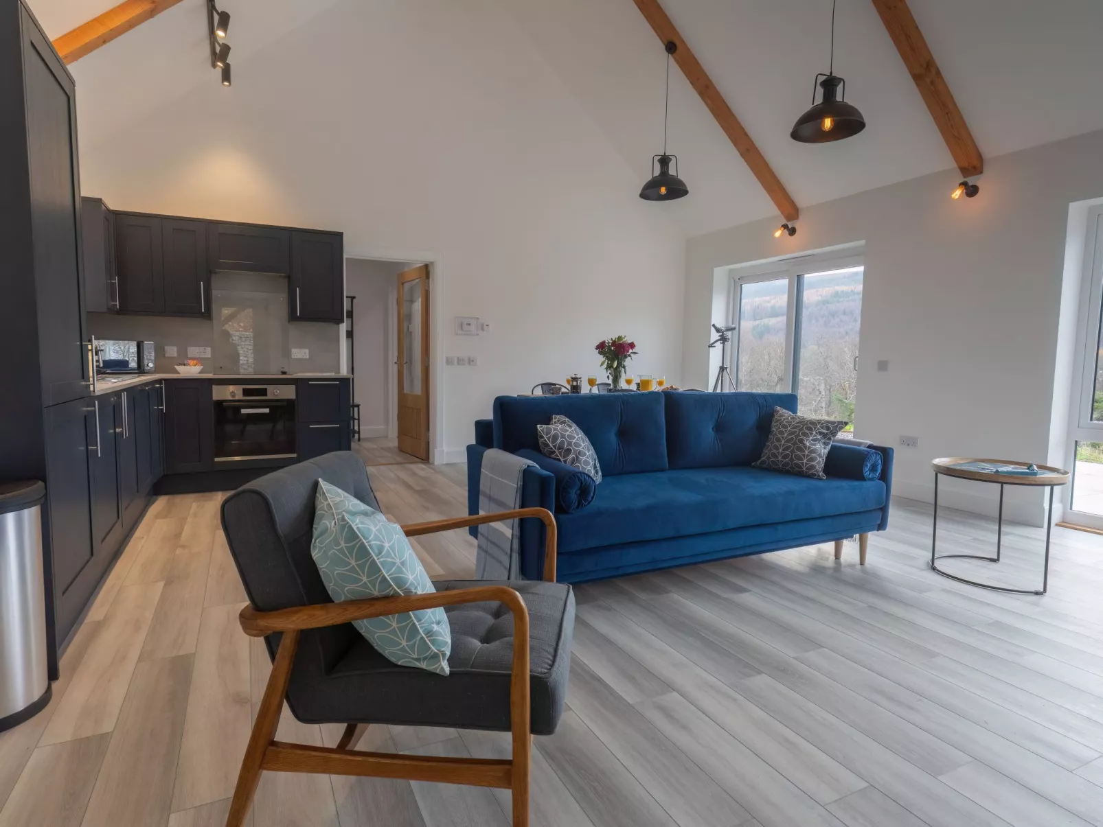 Loch View-Inside