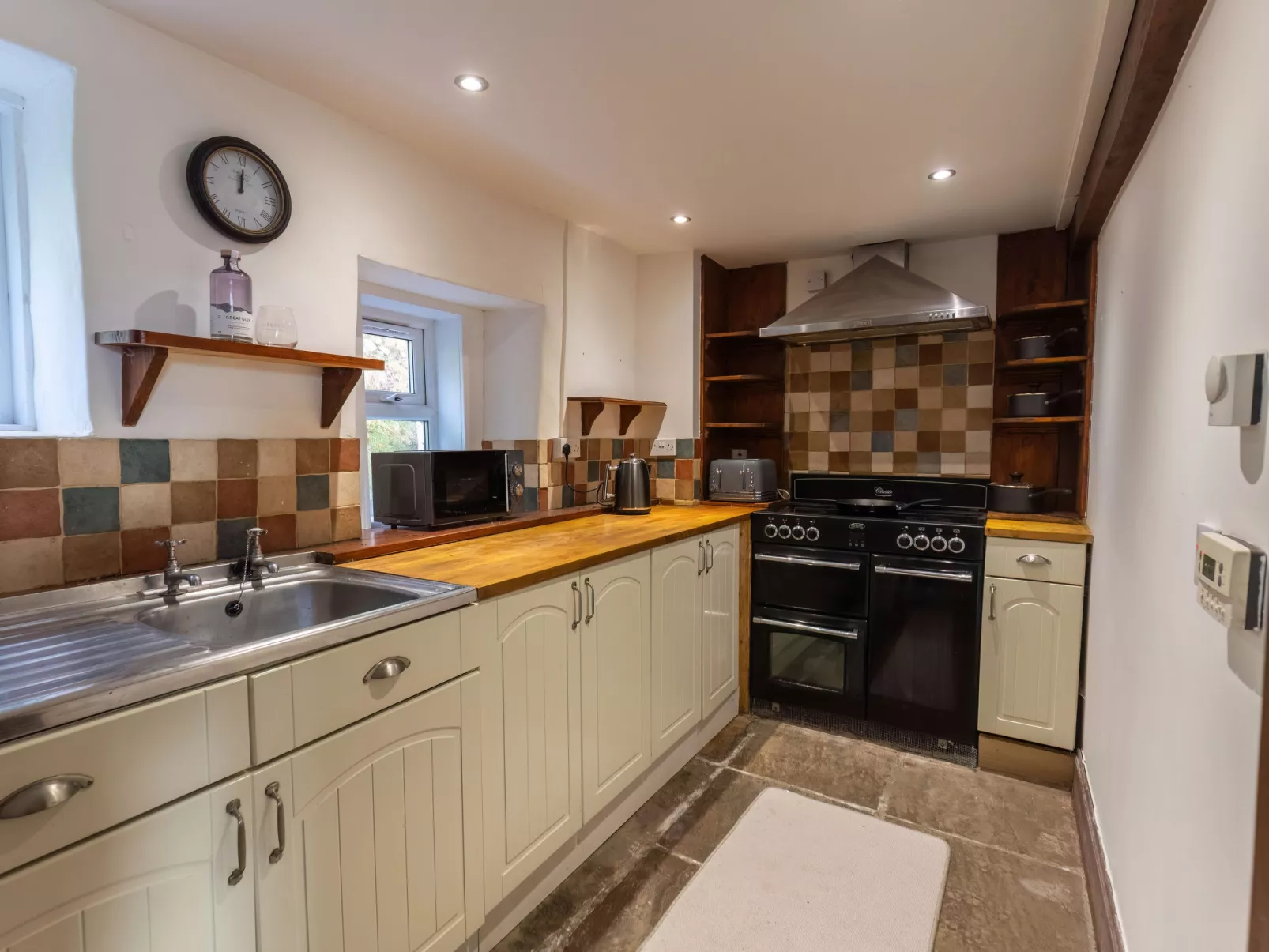 East Balcraggan-Inside