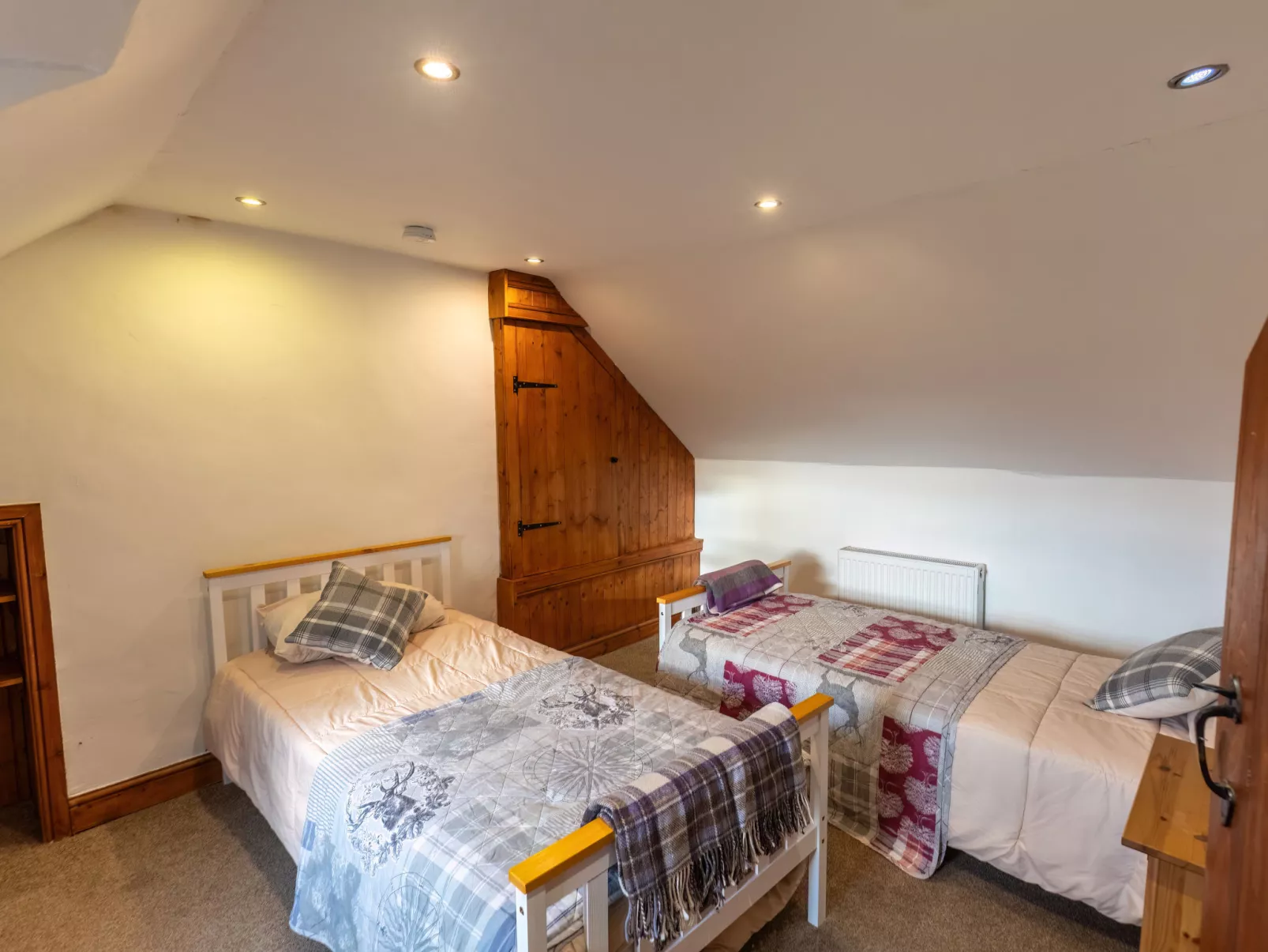 East Balcraggan-Inside