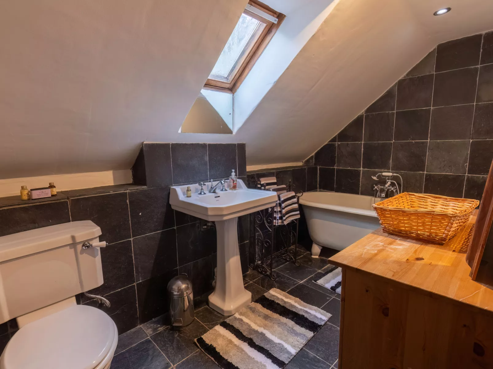 East Balcraggan-Inside
