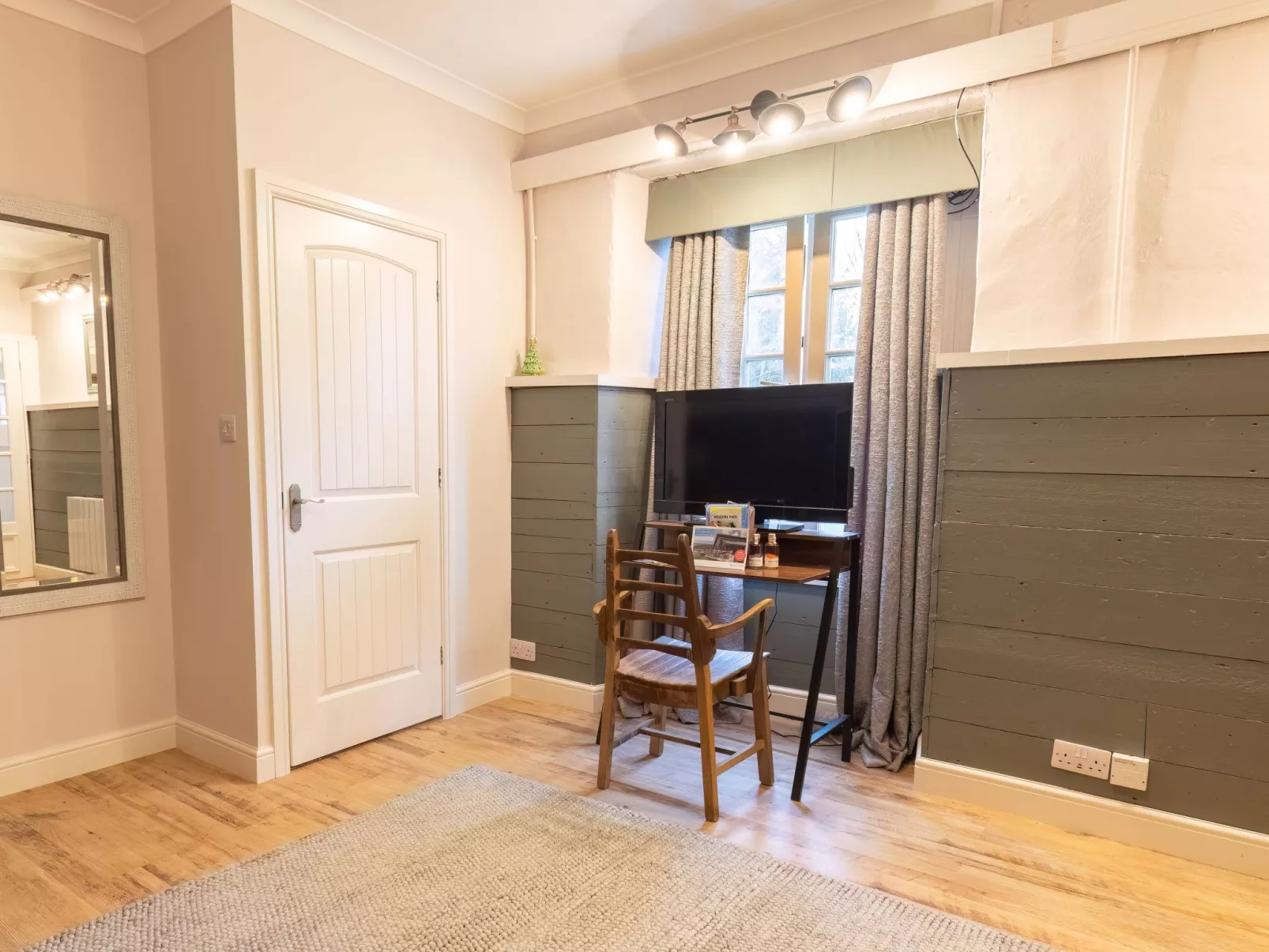 The Garden Room-Inside