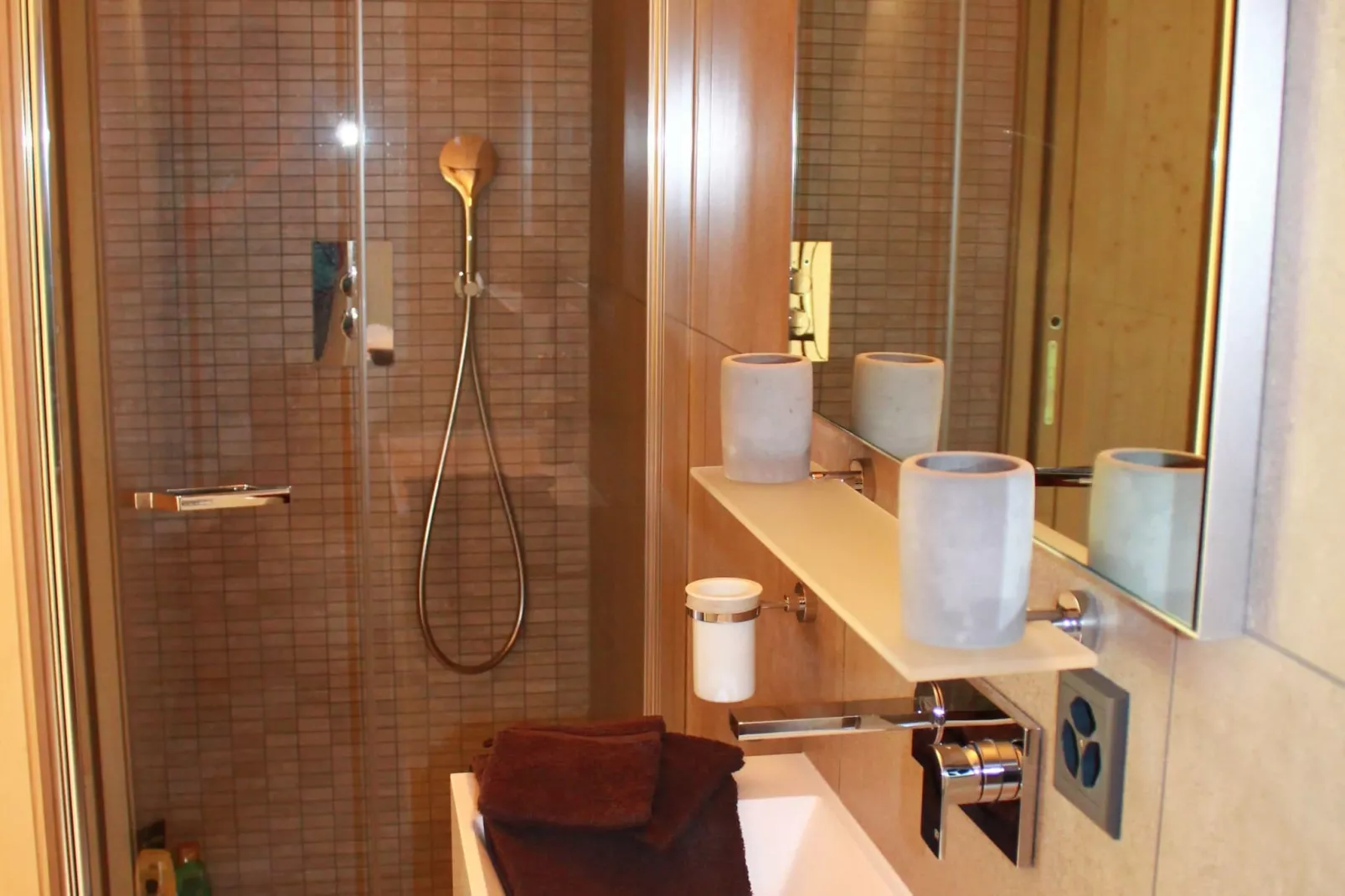 Chalet Panaga-Bathroom