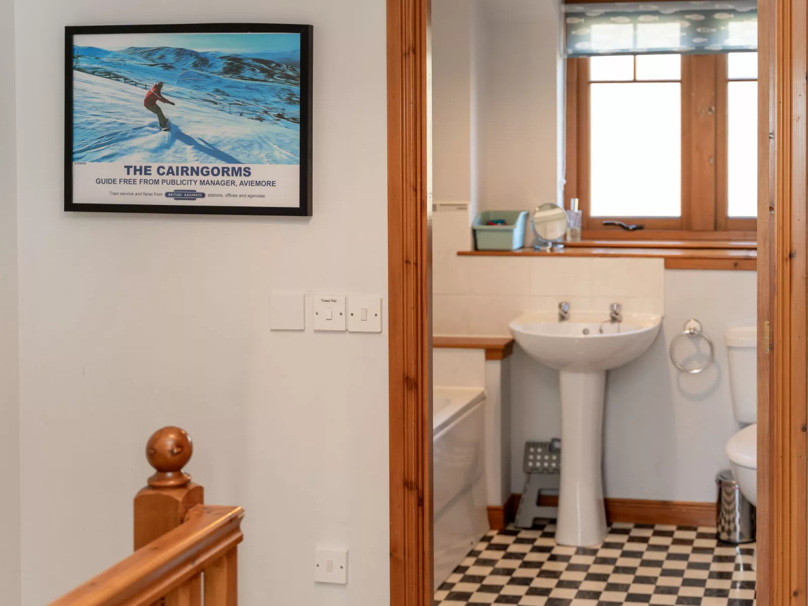Cosagach Cottage-Inside