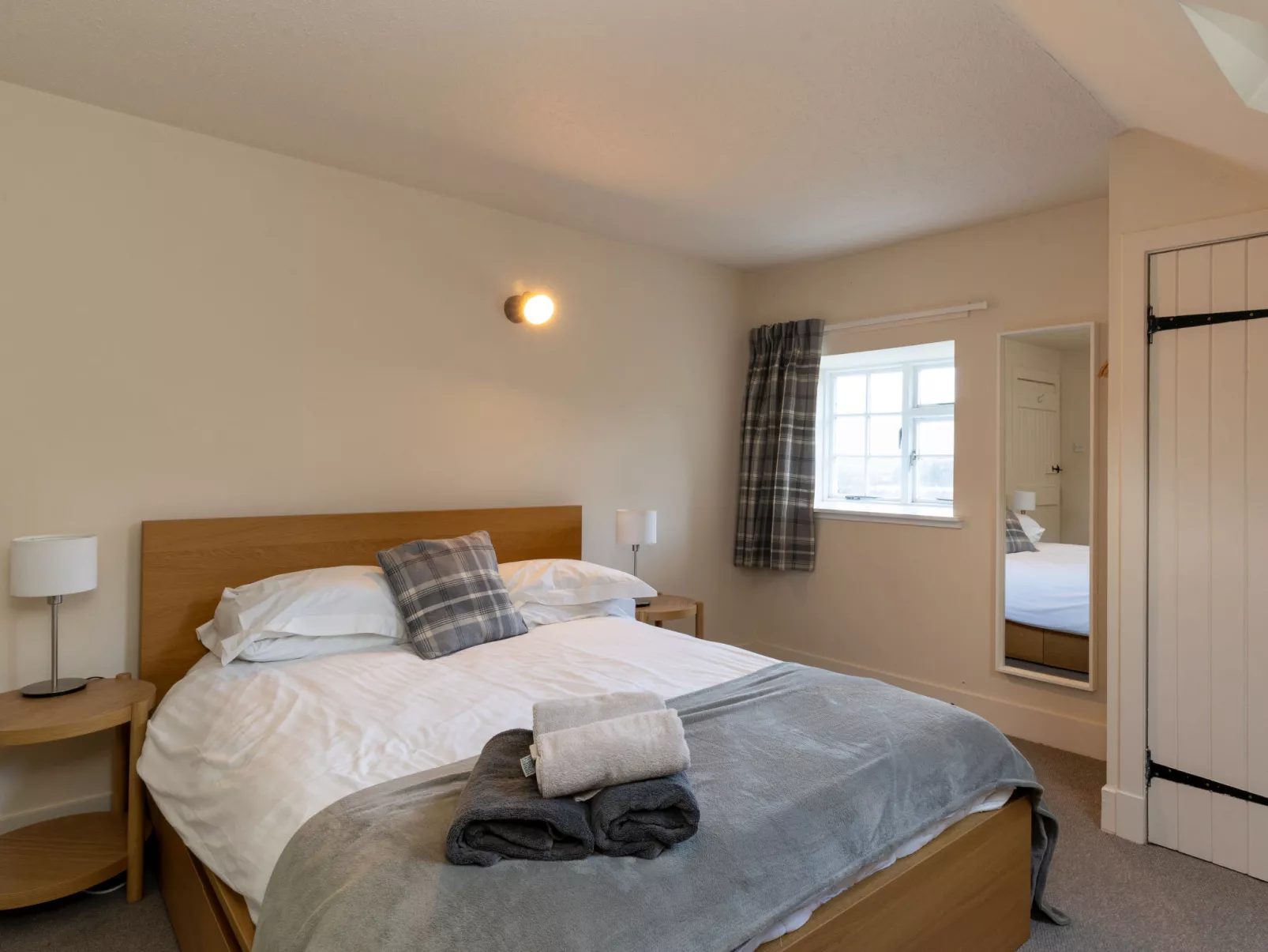 2 Railway Cottage-Inside