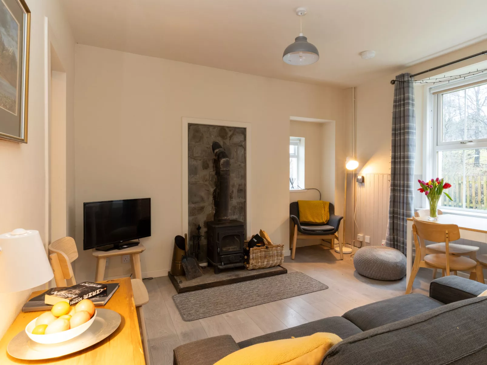 2 Railway Cottage-Inside