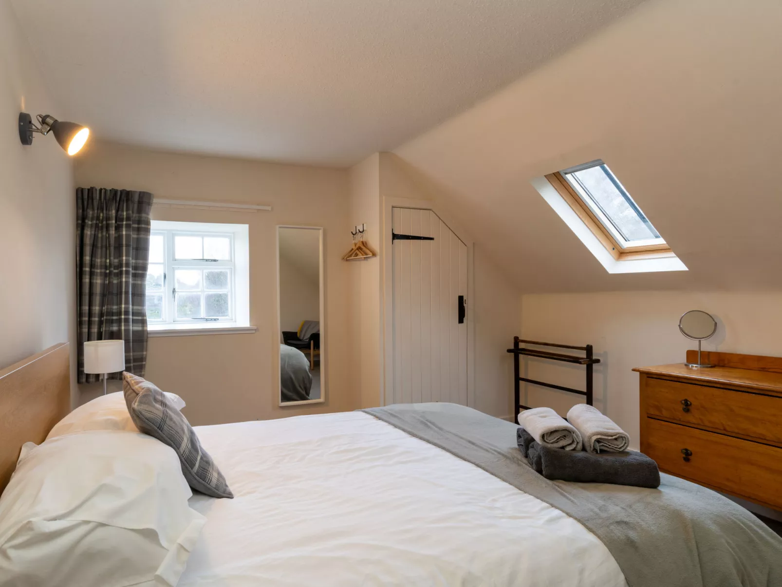 2 Railway Cottage-Inside