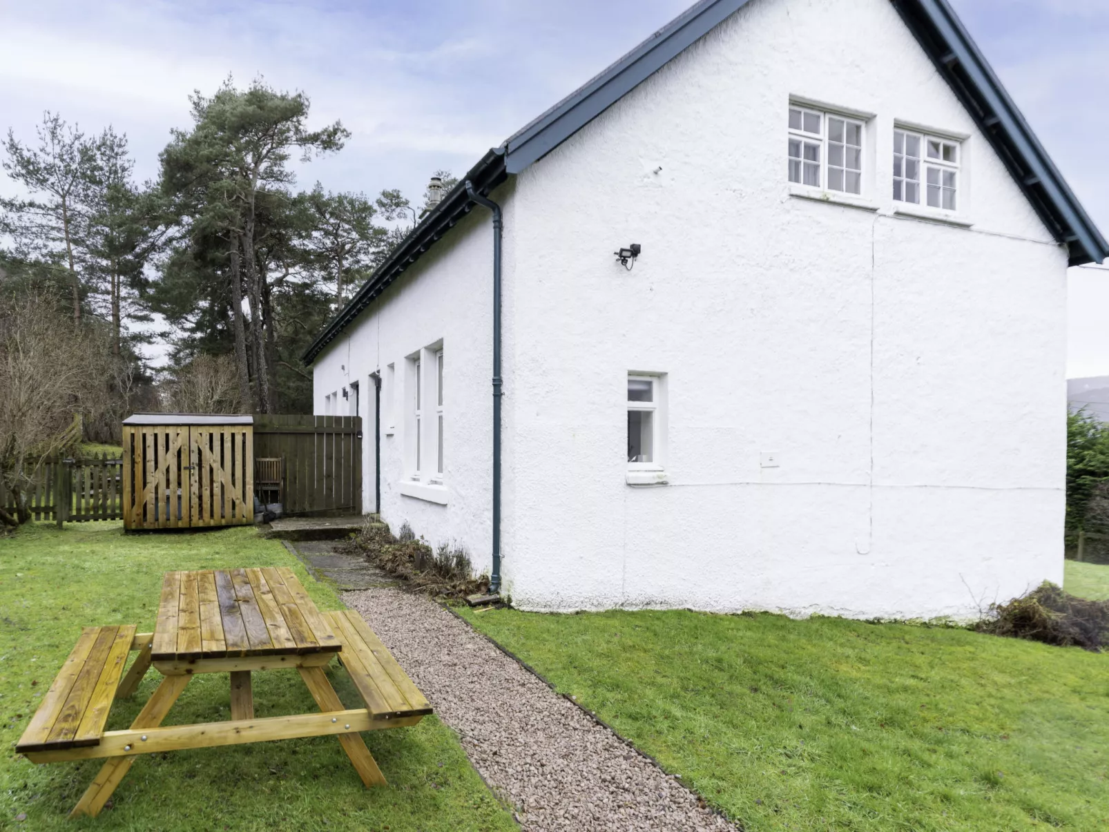 2 Railway Cottage-Outside