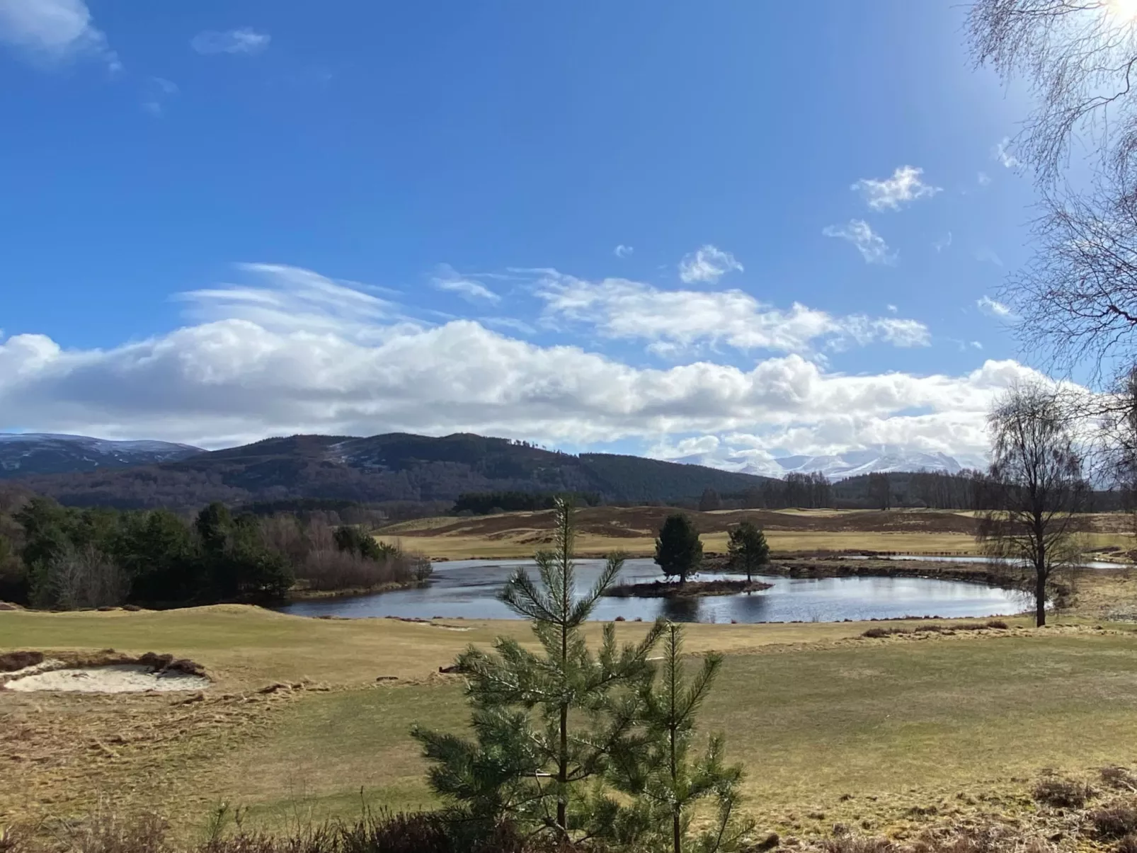 Falcon Lodge-Outside