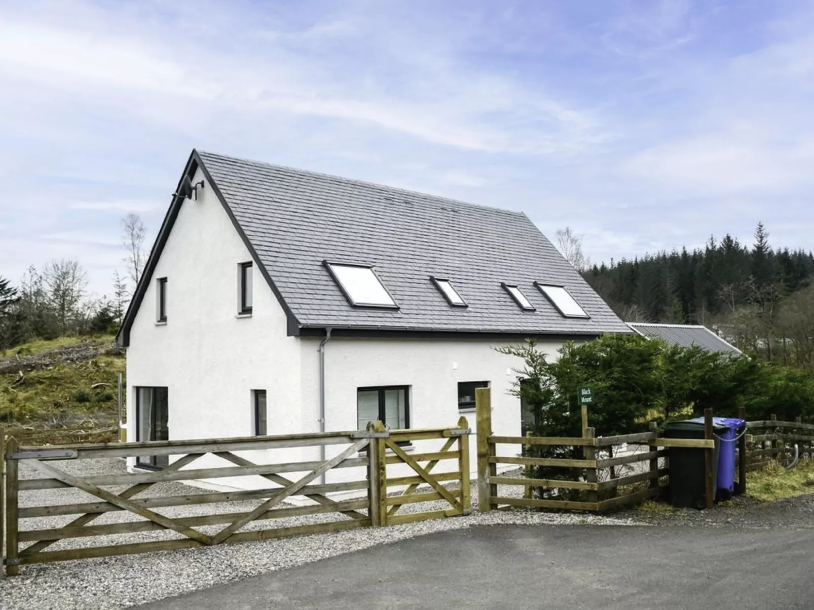 Blackmount House-Outside