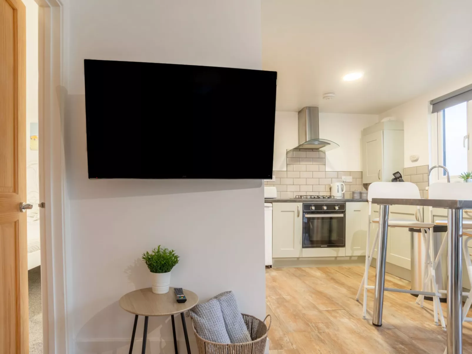 Wheal Rose Hot Tub Lodge-Inside