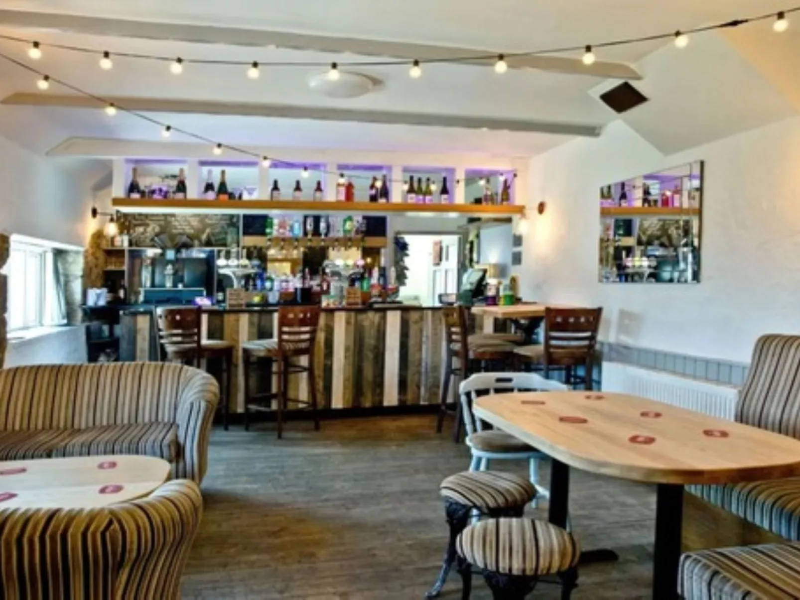 Bushwood Lodge-Inside