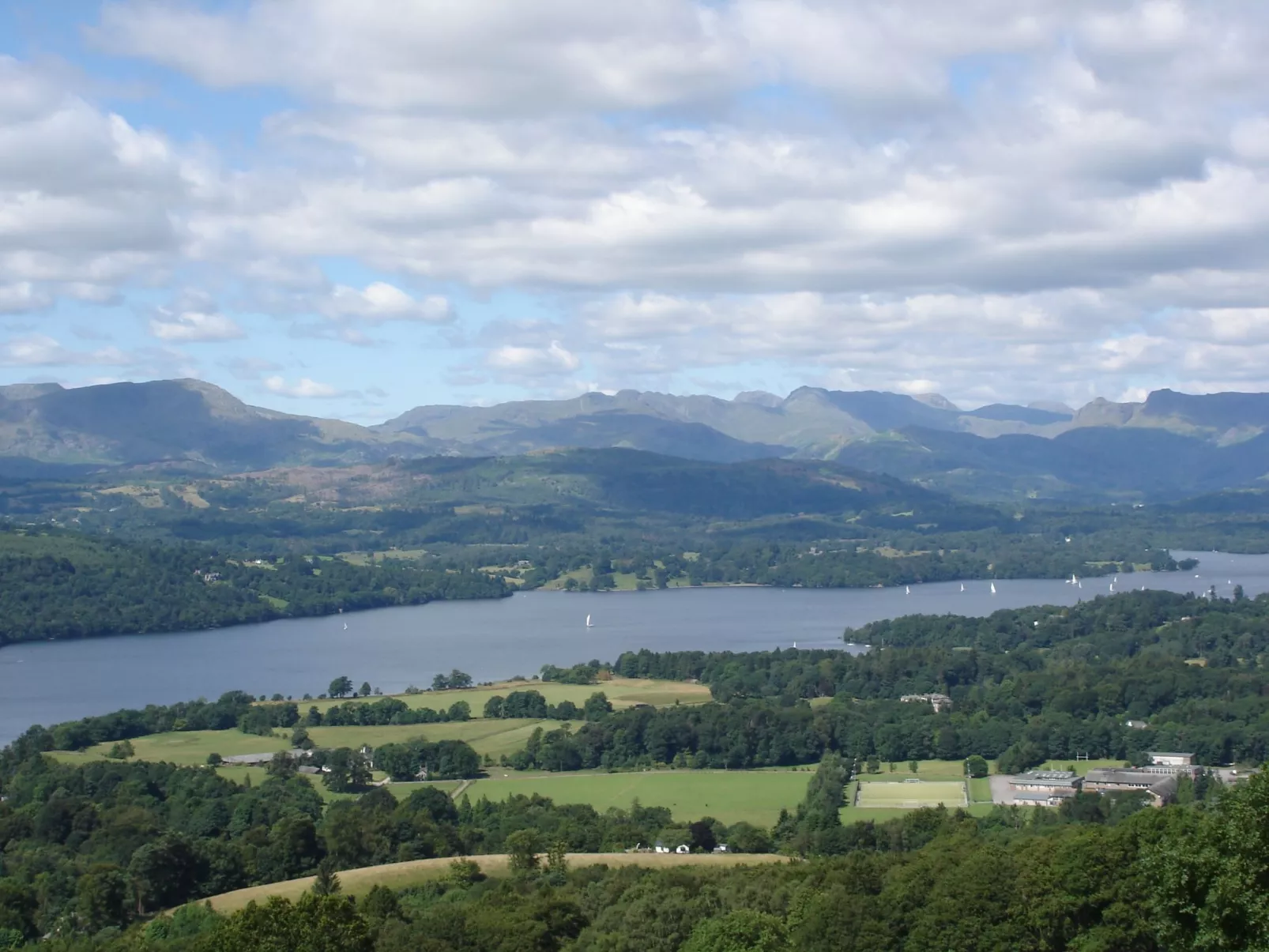 Windermere Lodge-Outside