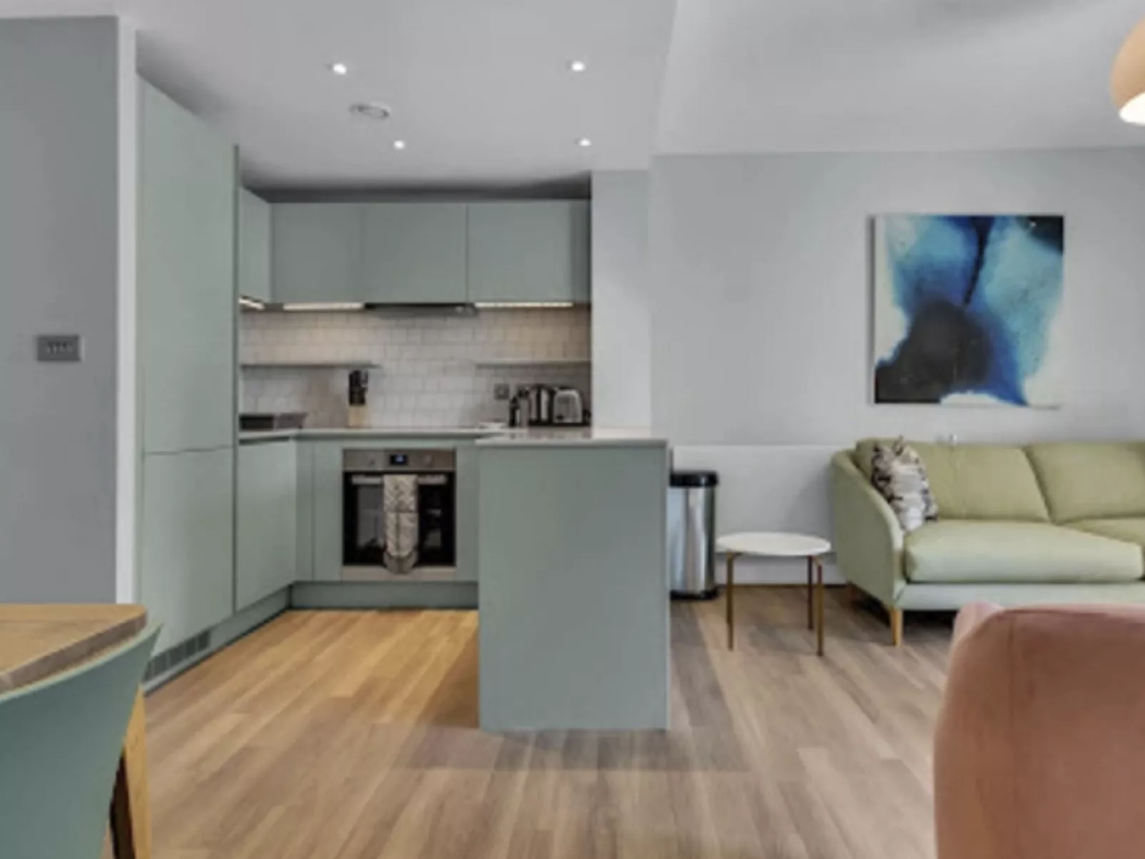 Olympic Way Apt in Wembley Park-Inside