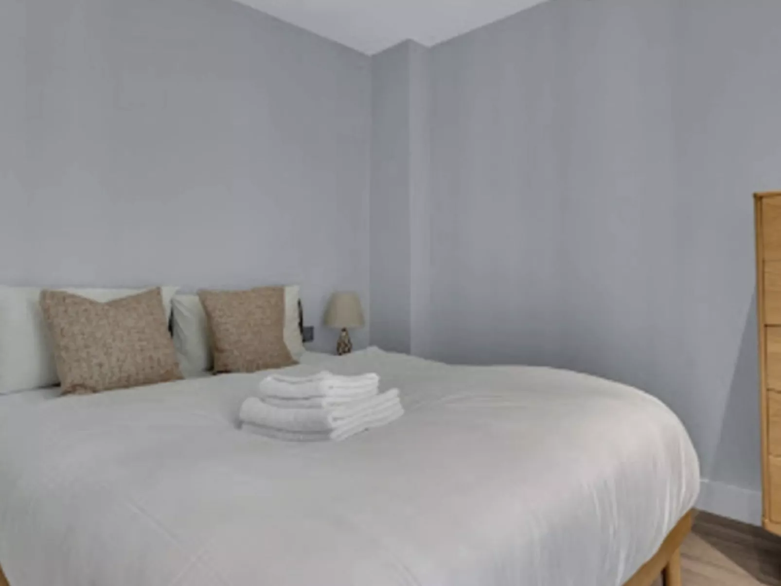 Olympic Way Apt in Wembley Park-Inside