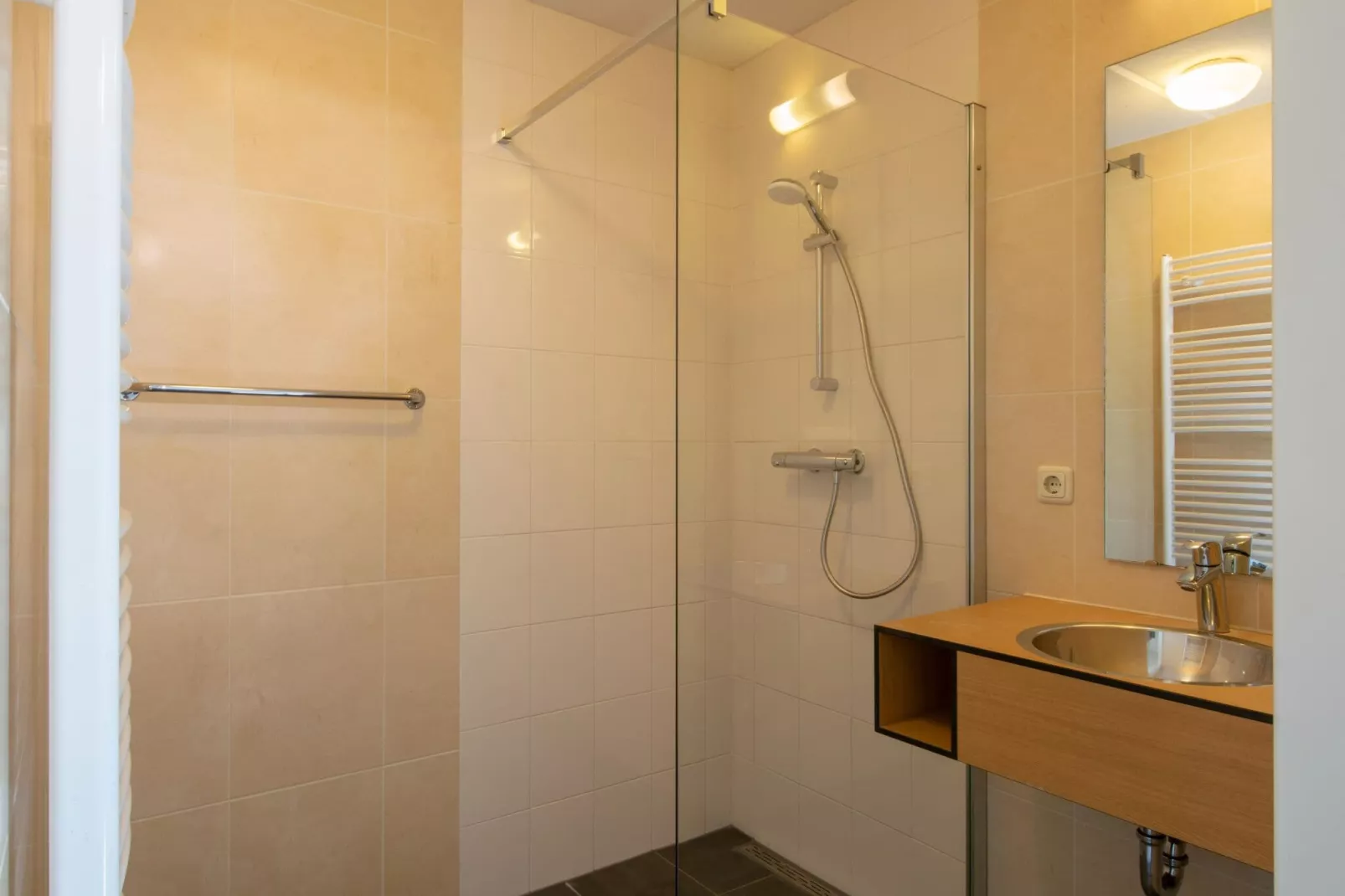 Vakantiepark de Katjeskelder 18-Badezimmer