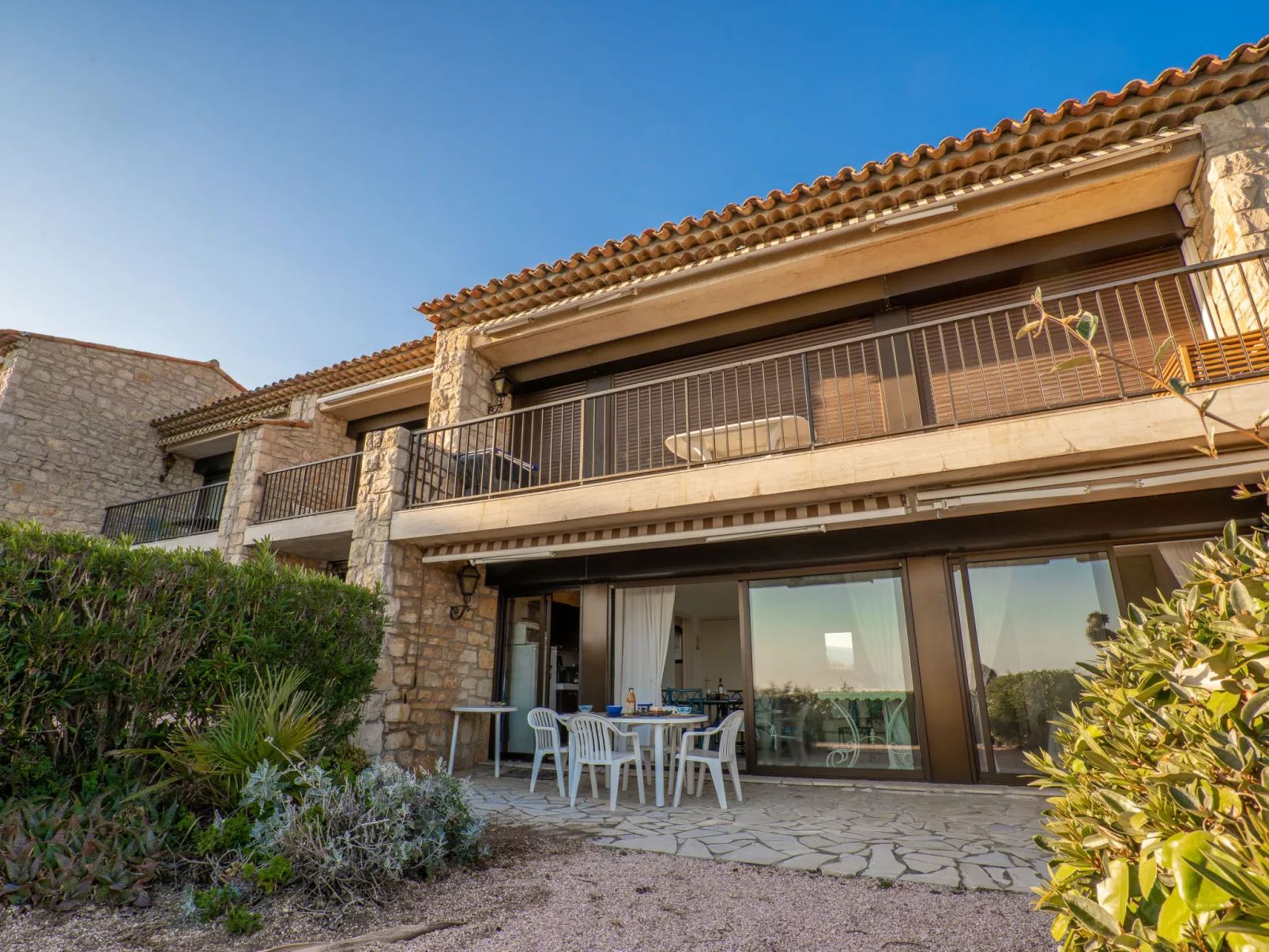 Les Maures de l'Esterel-Outside